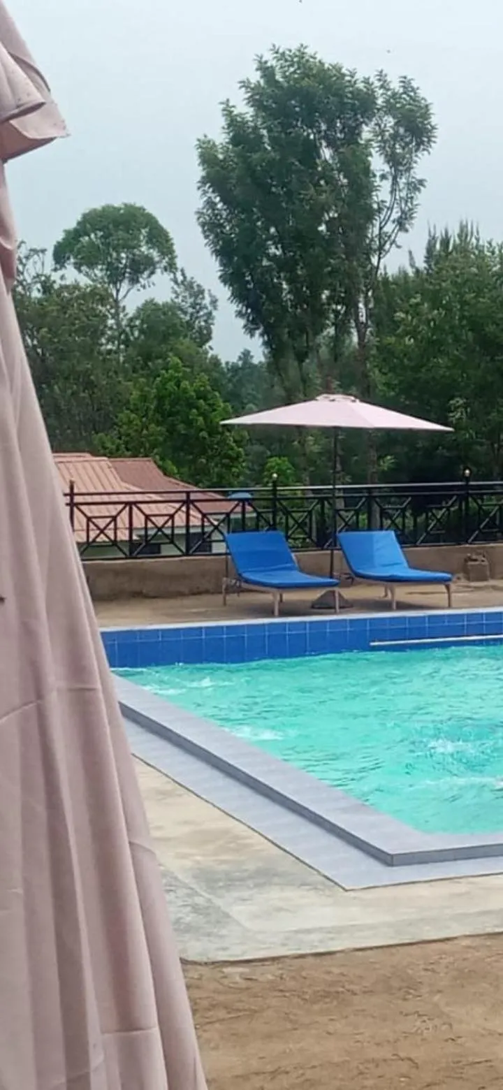 Swimming pool in Jabali Country Lodge