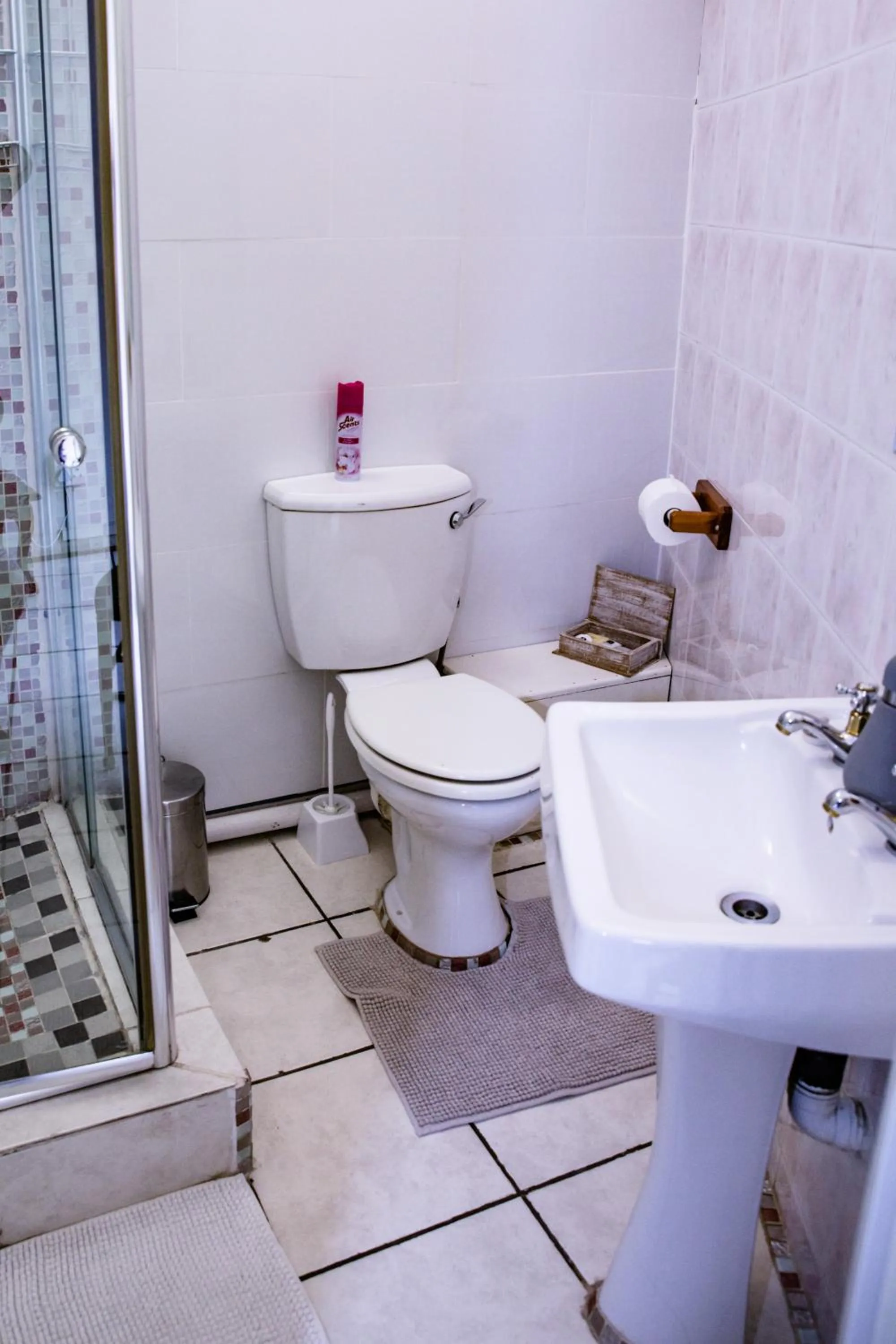 Woodpecker Guesthouse