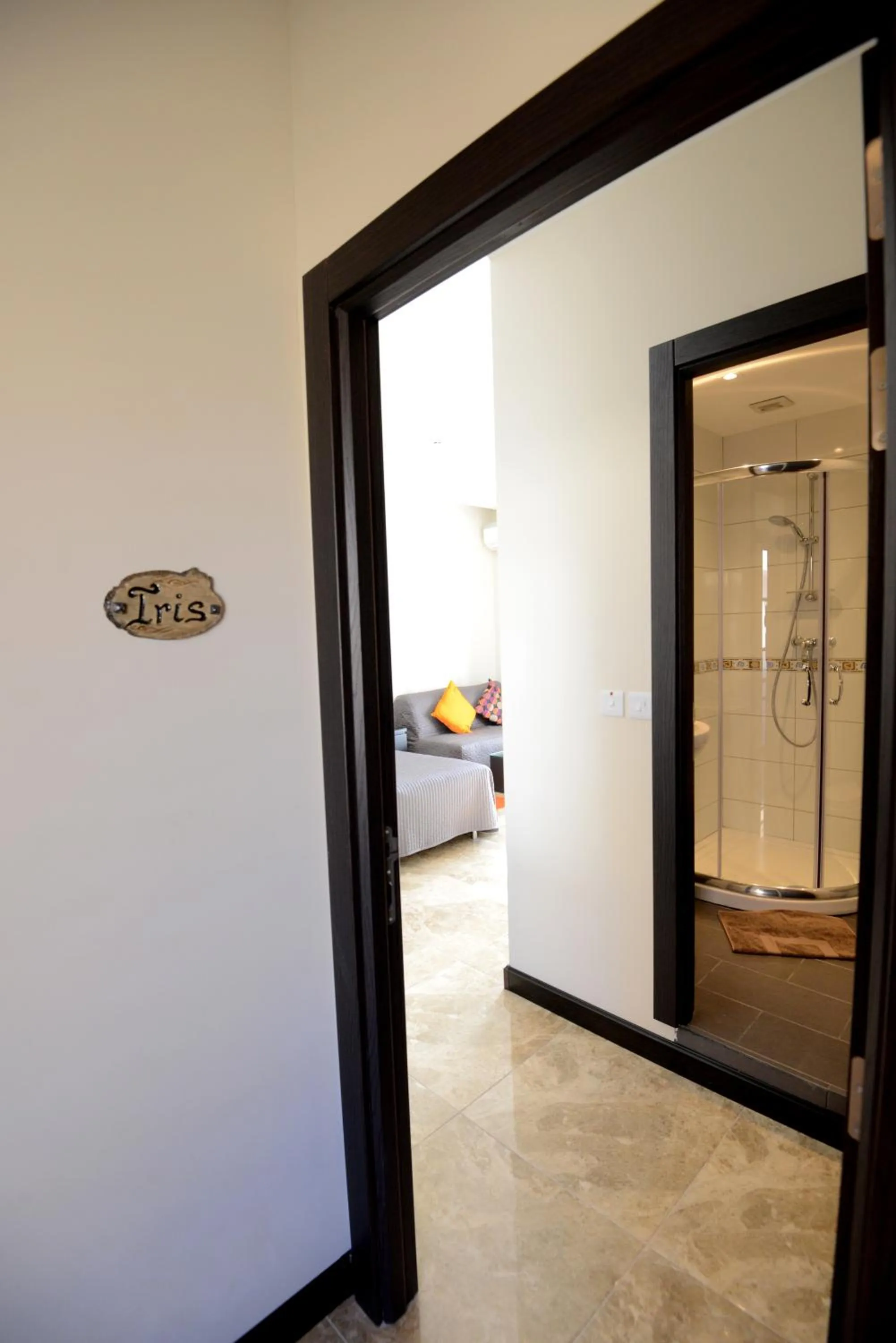 Bathroom, Bed in Il-Bukkett B&B