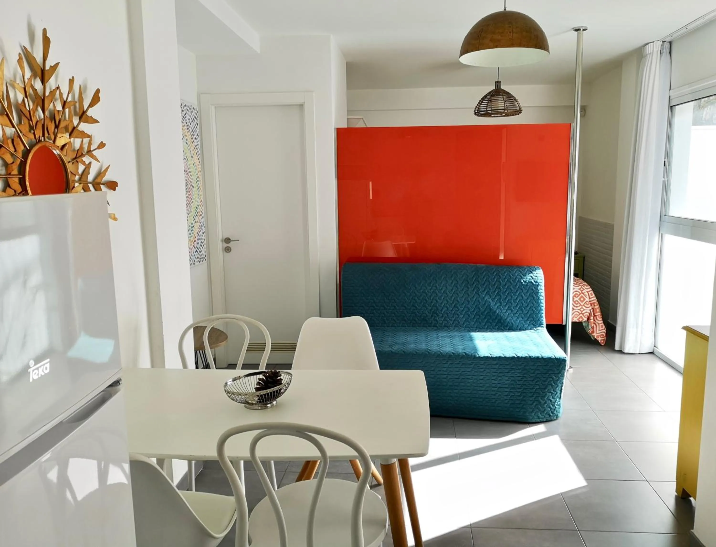 Restaurant/places to eat in The Blue Corner Apartments