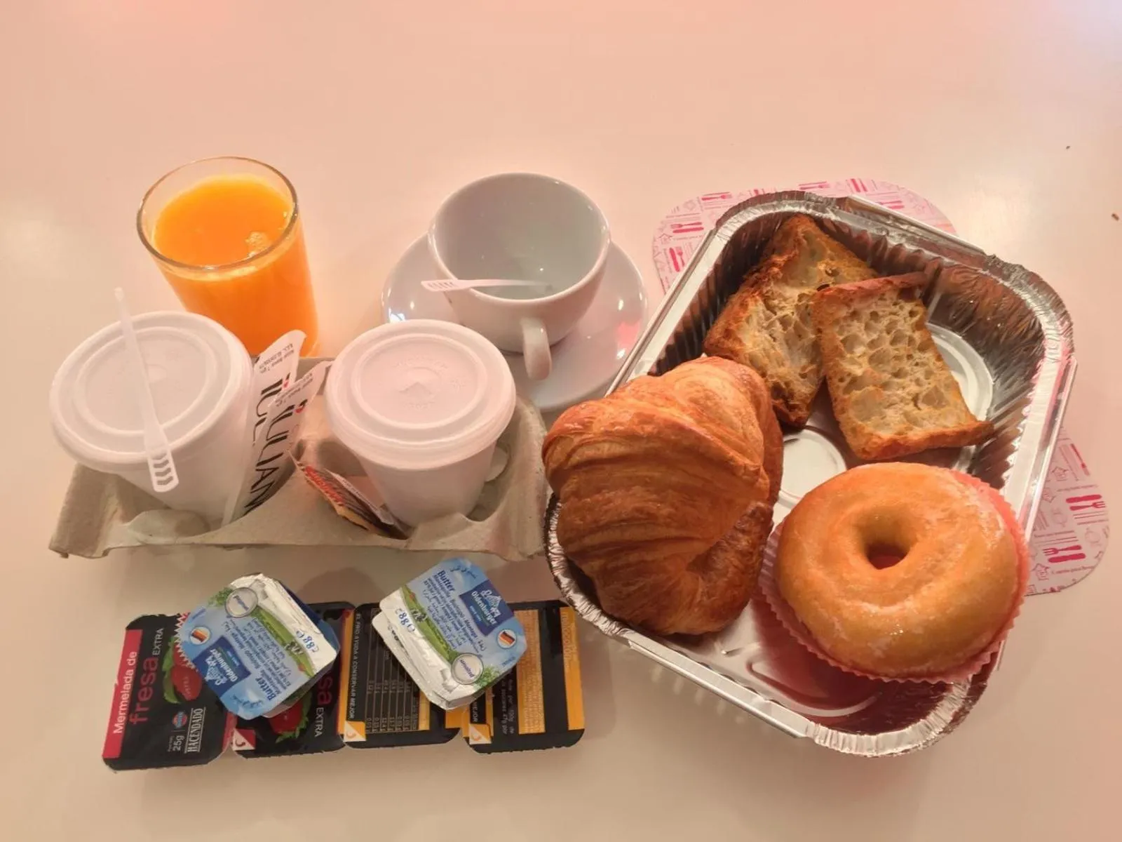 Restaurant/places to eat in The Blue Corner Apartments