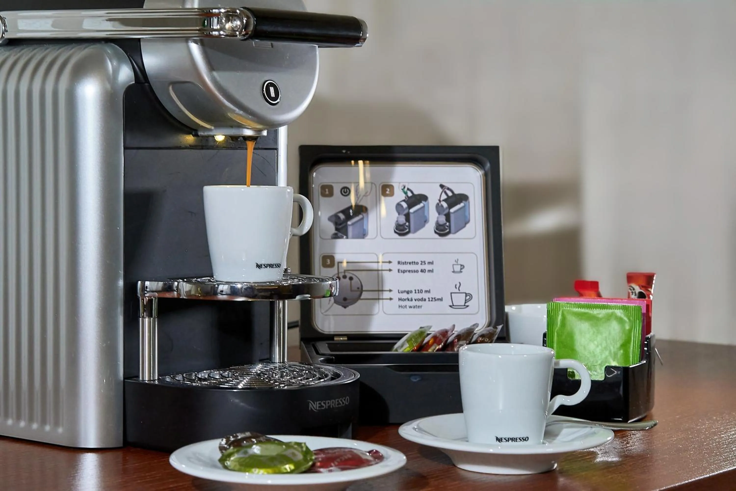 Coffee/tea facilities in Three Golden Crowns Apartments