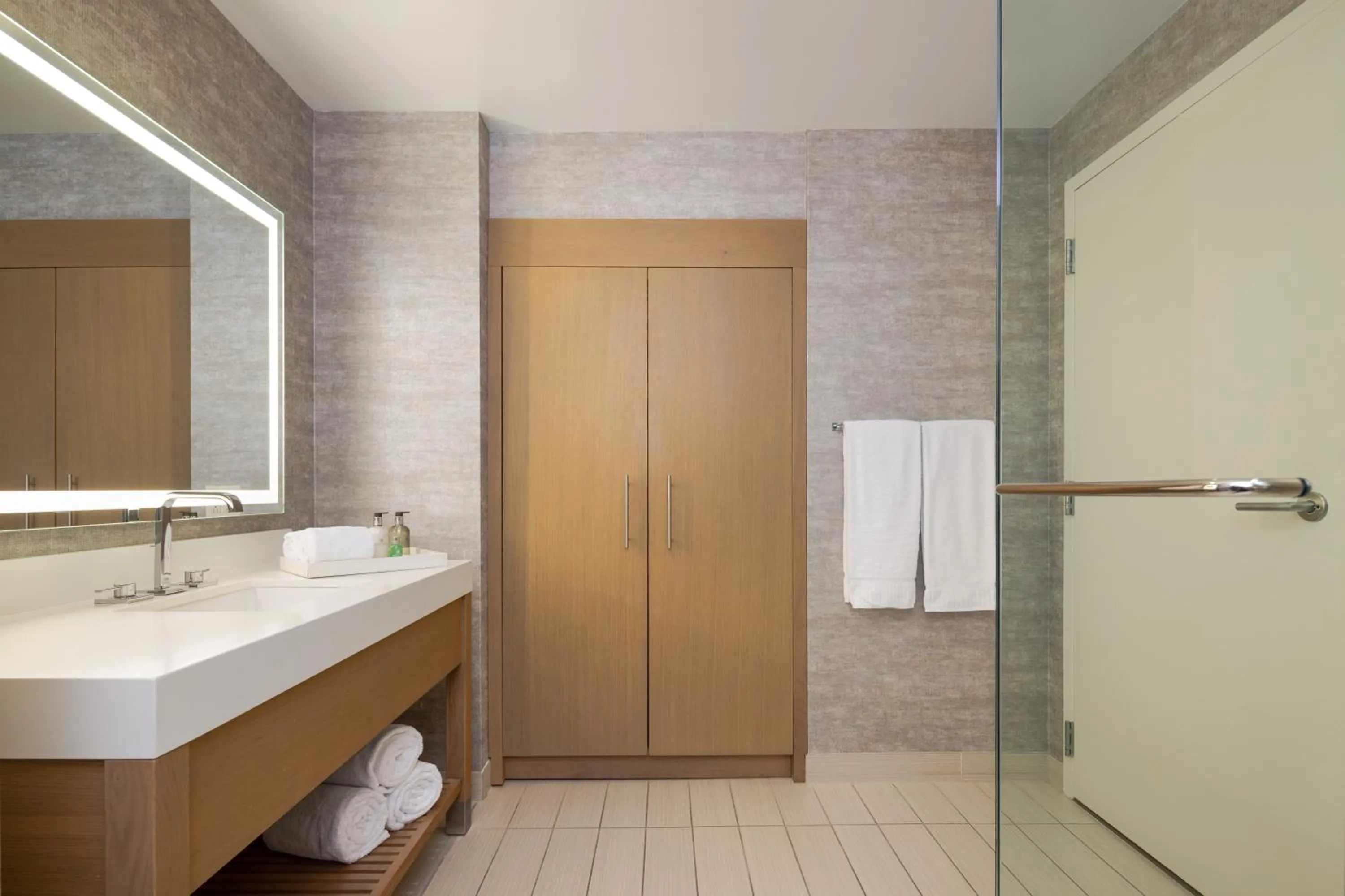 Shower in JB Duke Hotel