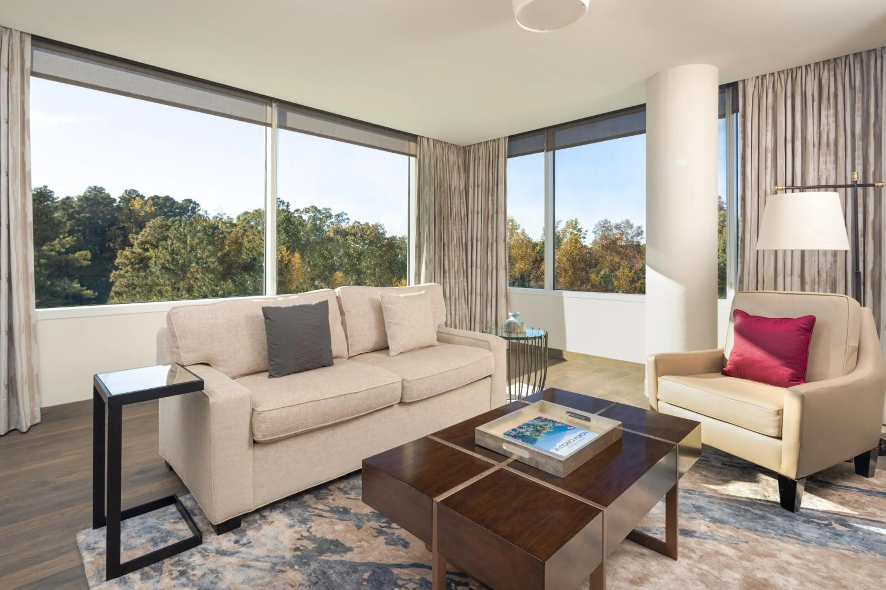 Living room in JB Duke Hotel