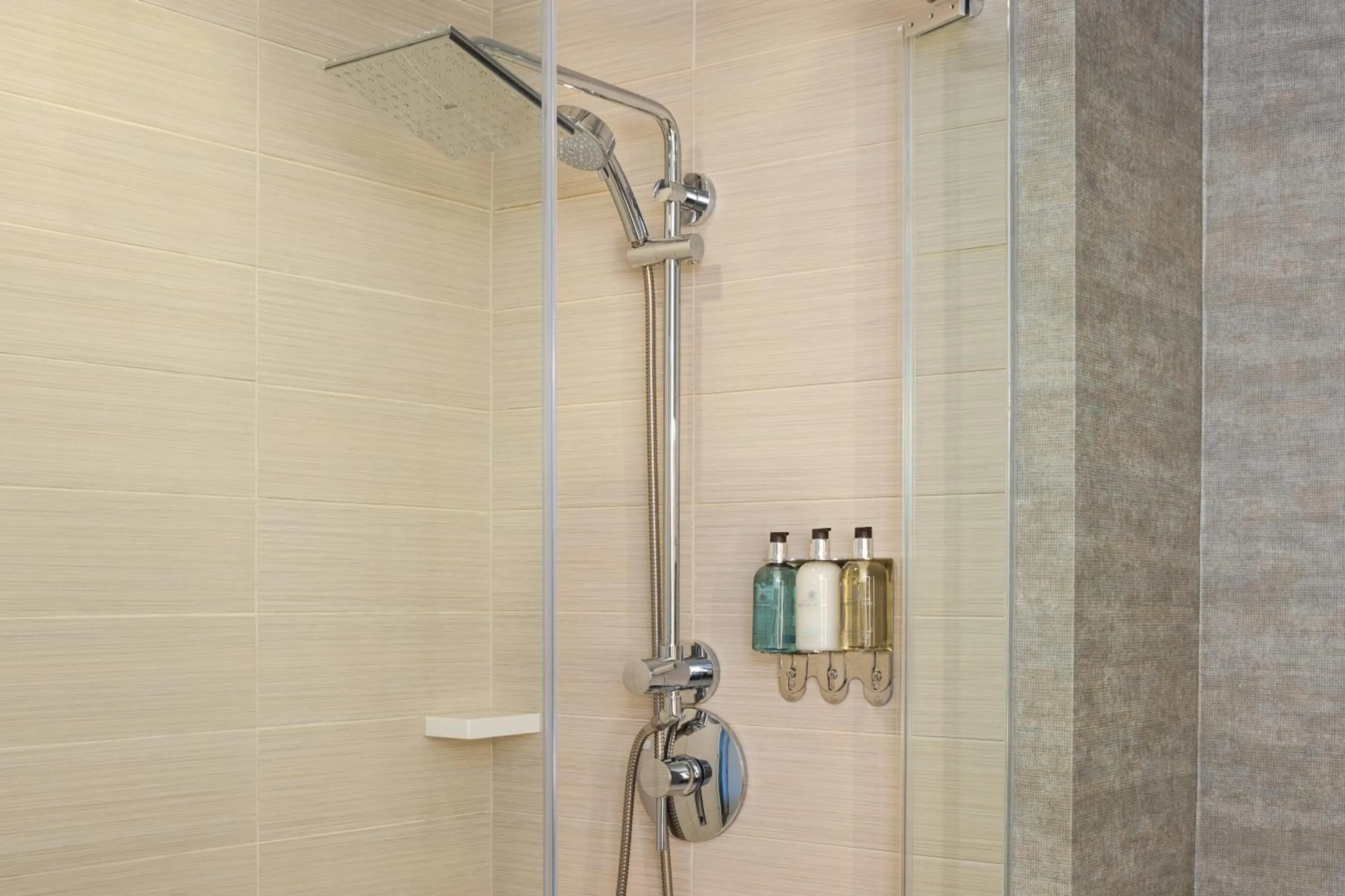 Shower in JB Duke Hotel