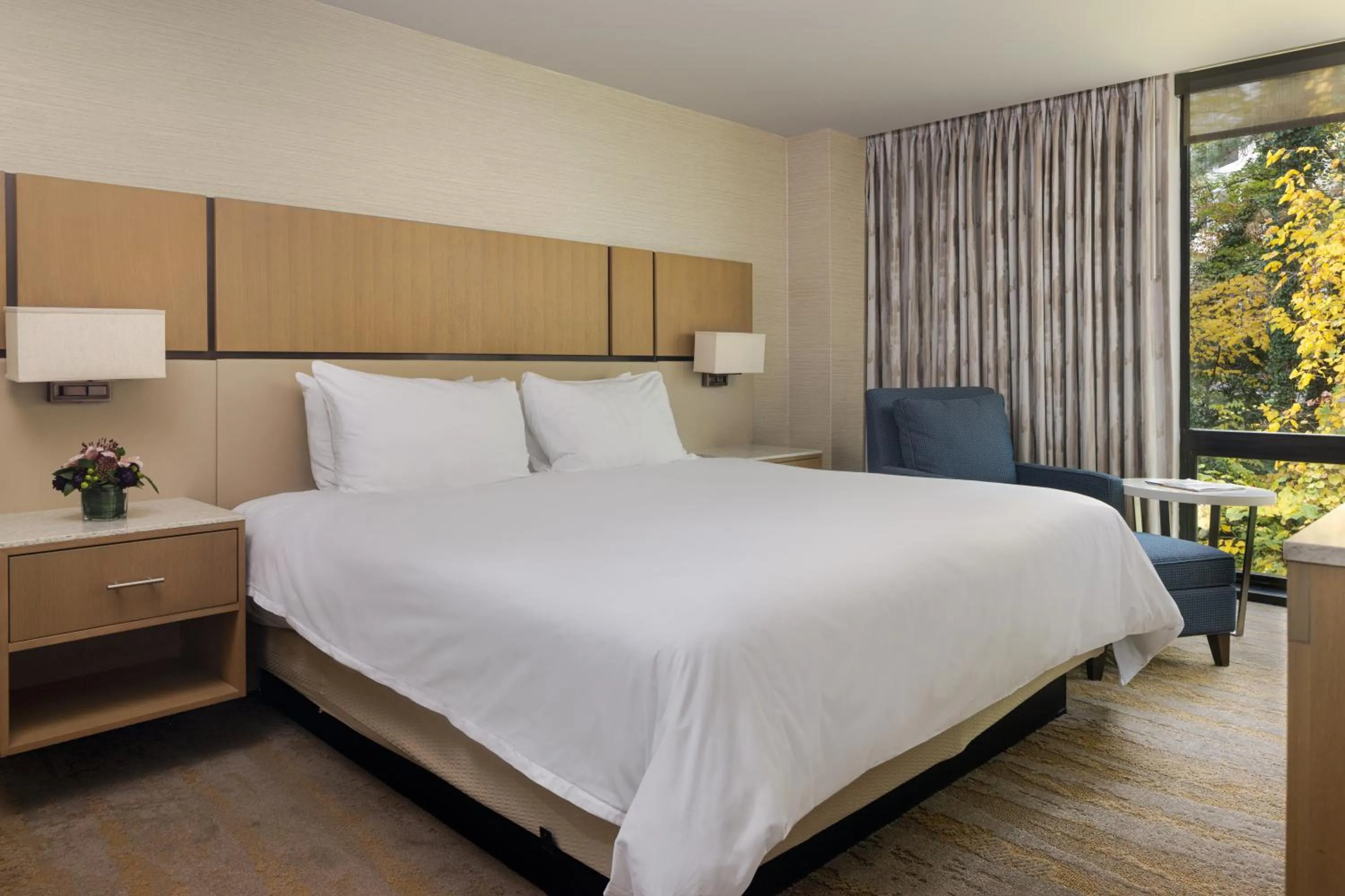 Bedroom, Bed in JB Duke Hotel