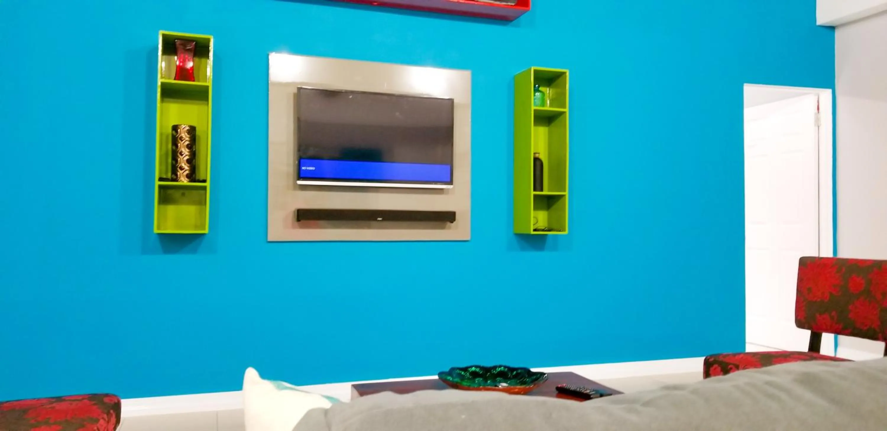 Living room, Bed in New Kingston Guest Apartments @ Donhead