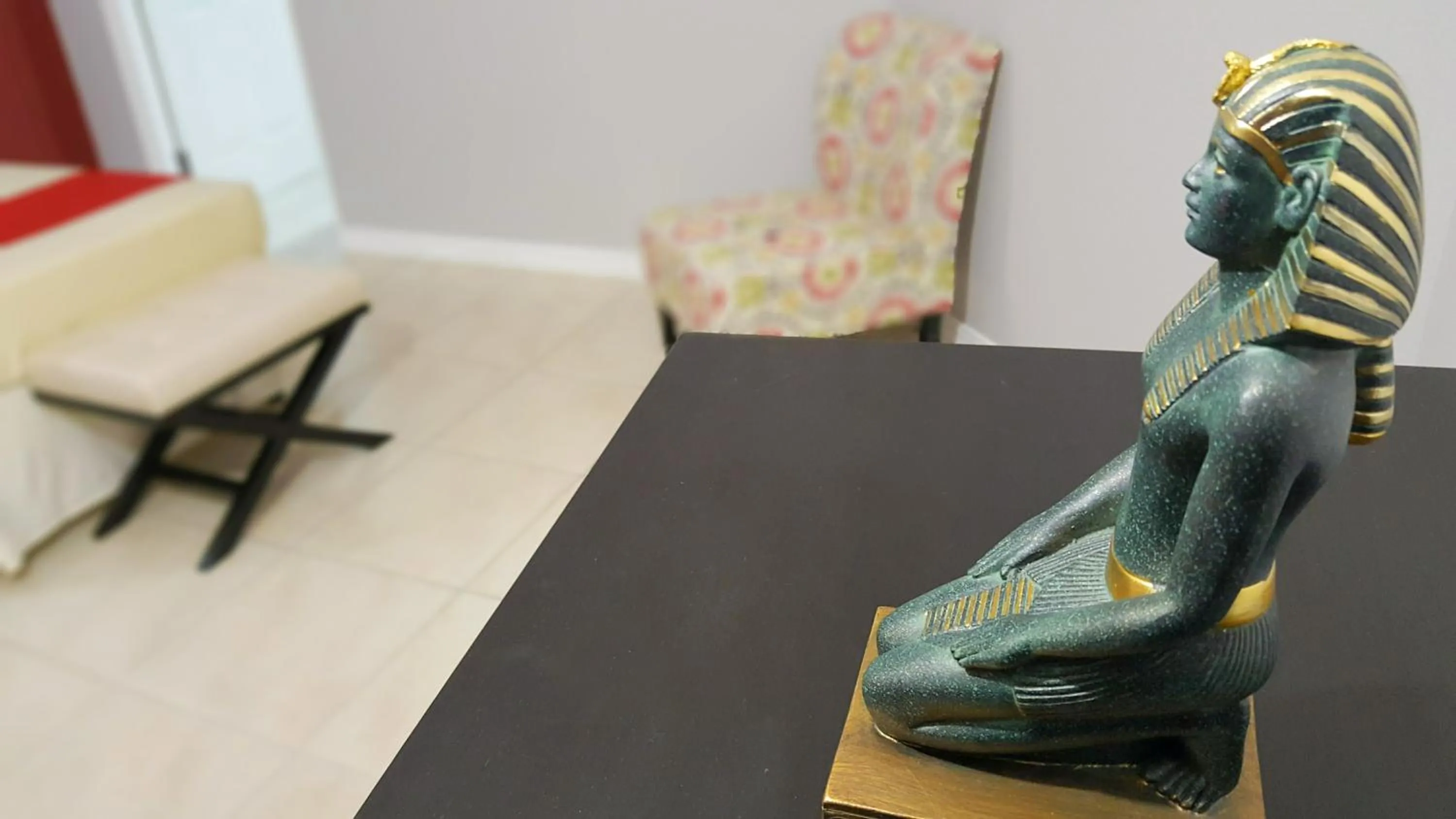 Decorative detail in New Kingston Guest Apartments @ Donhead