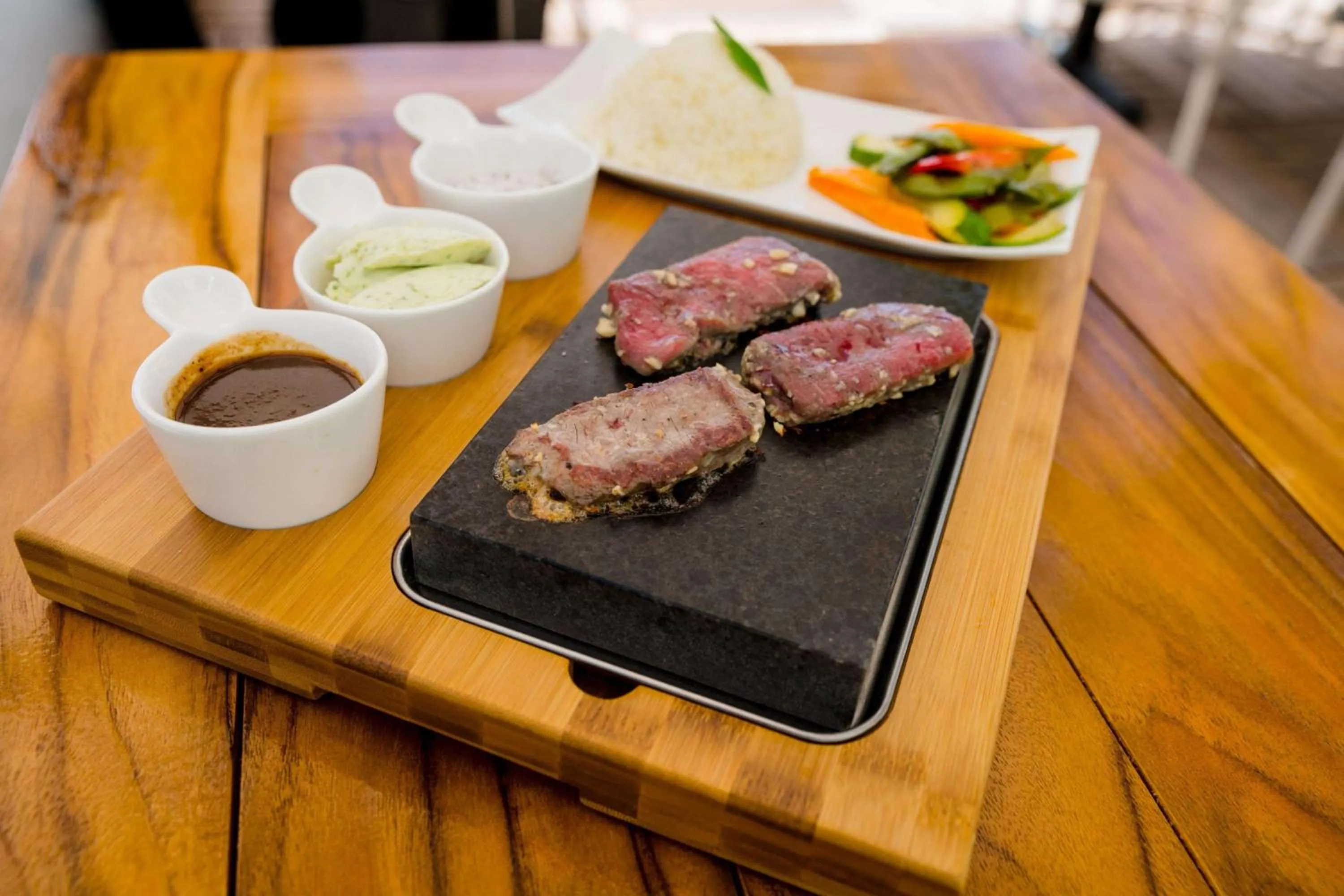 Restaurant/places to eat in Oceans Edge Key West