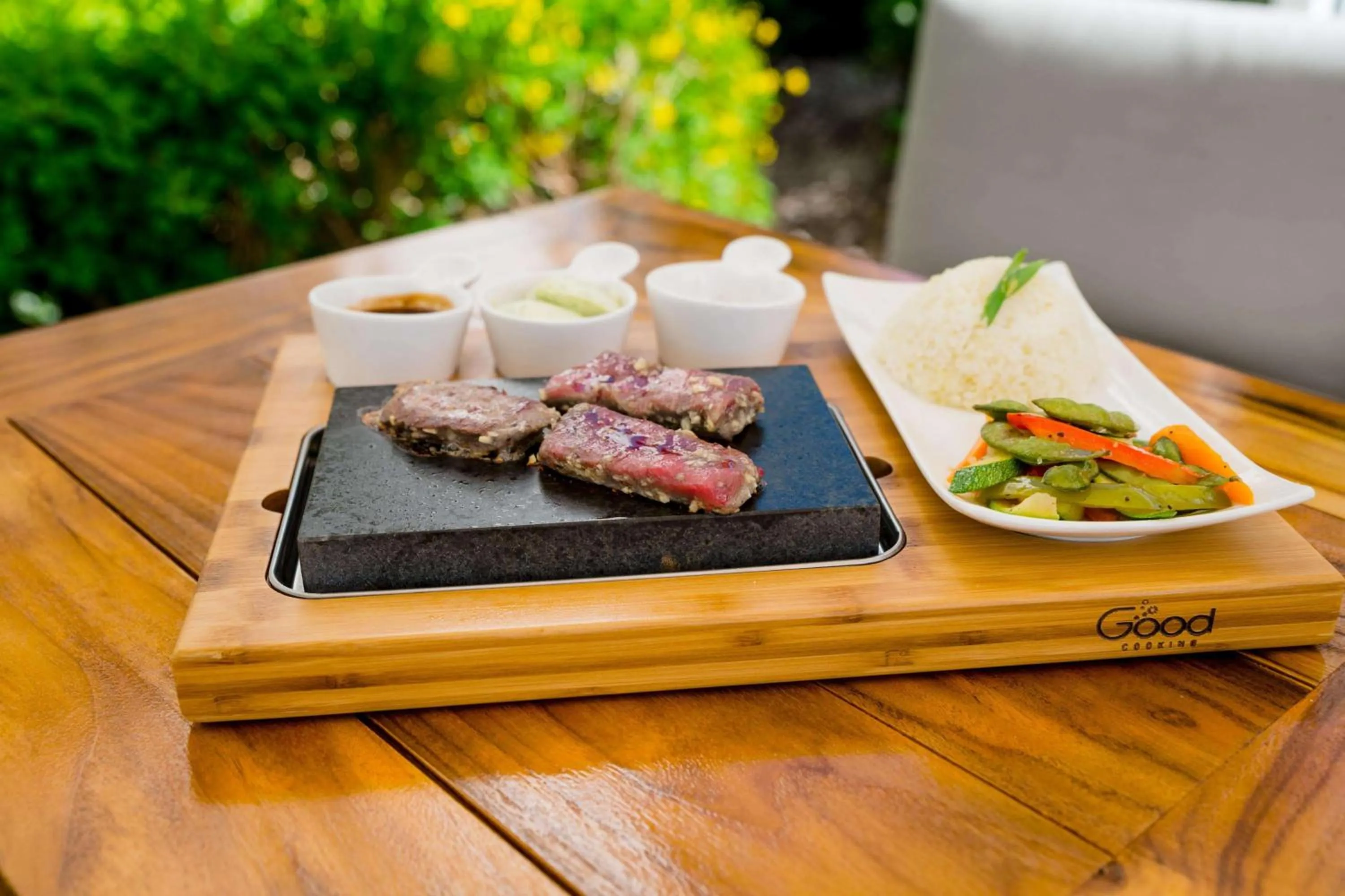 Restaurant/places to eat in Oceans Edge Key West