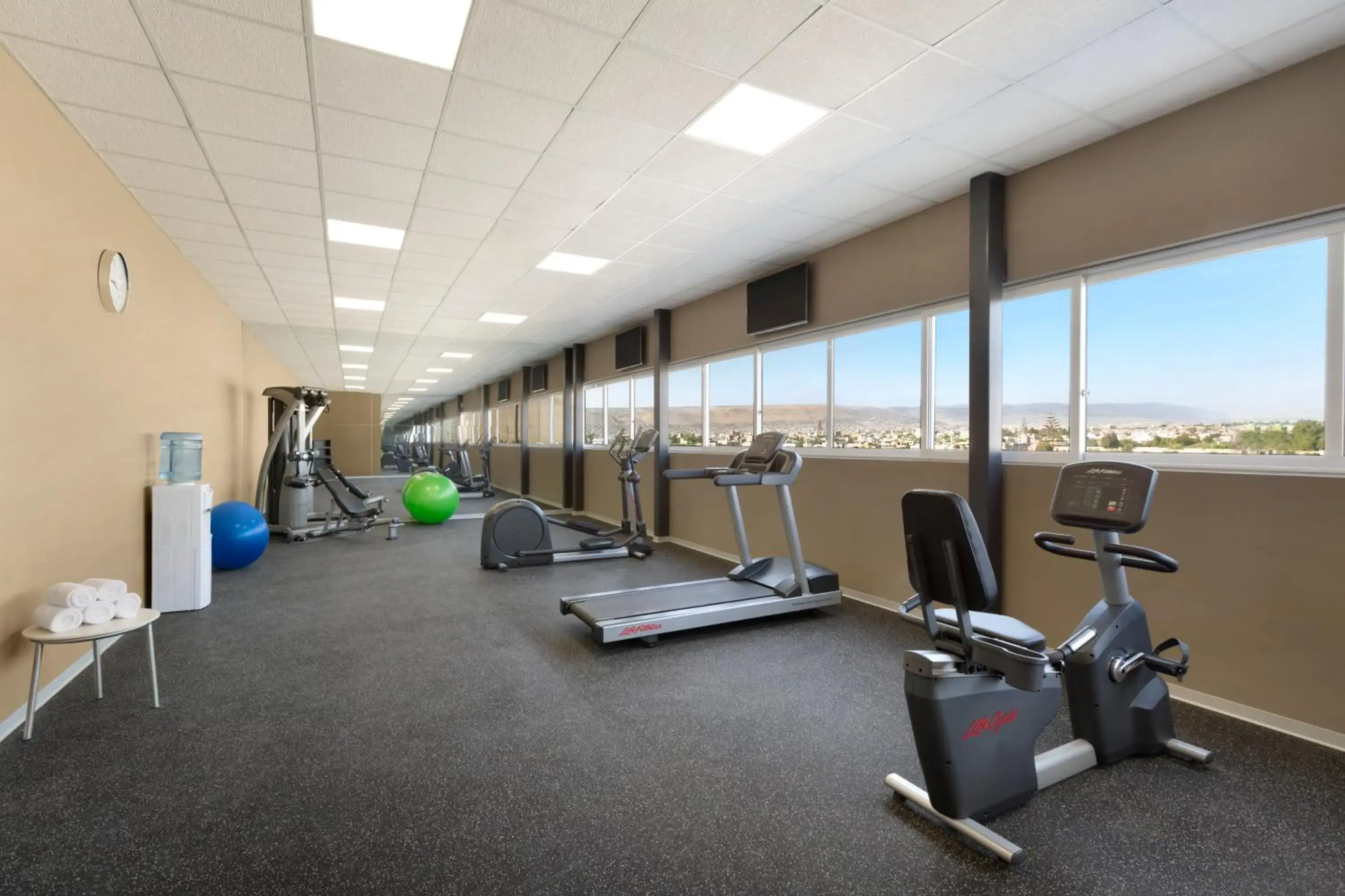 Fitness centre/facilities in BTH Rebel Tacna Fitness centre/facilities in BTH Rebel Tacna