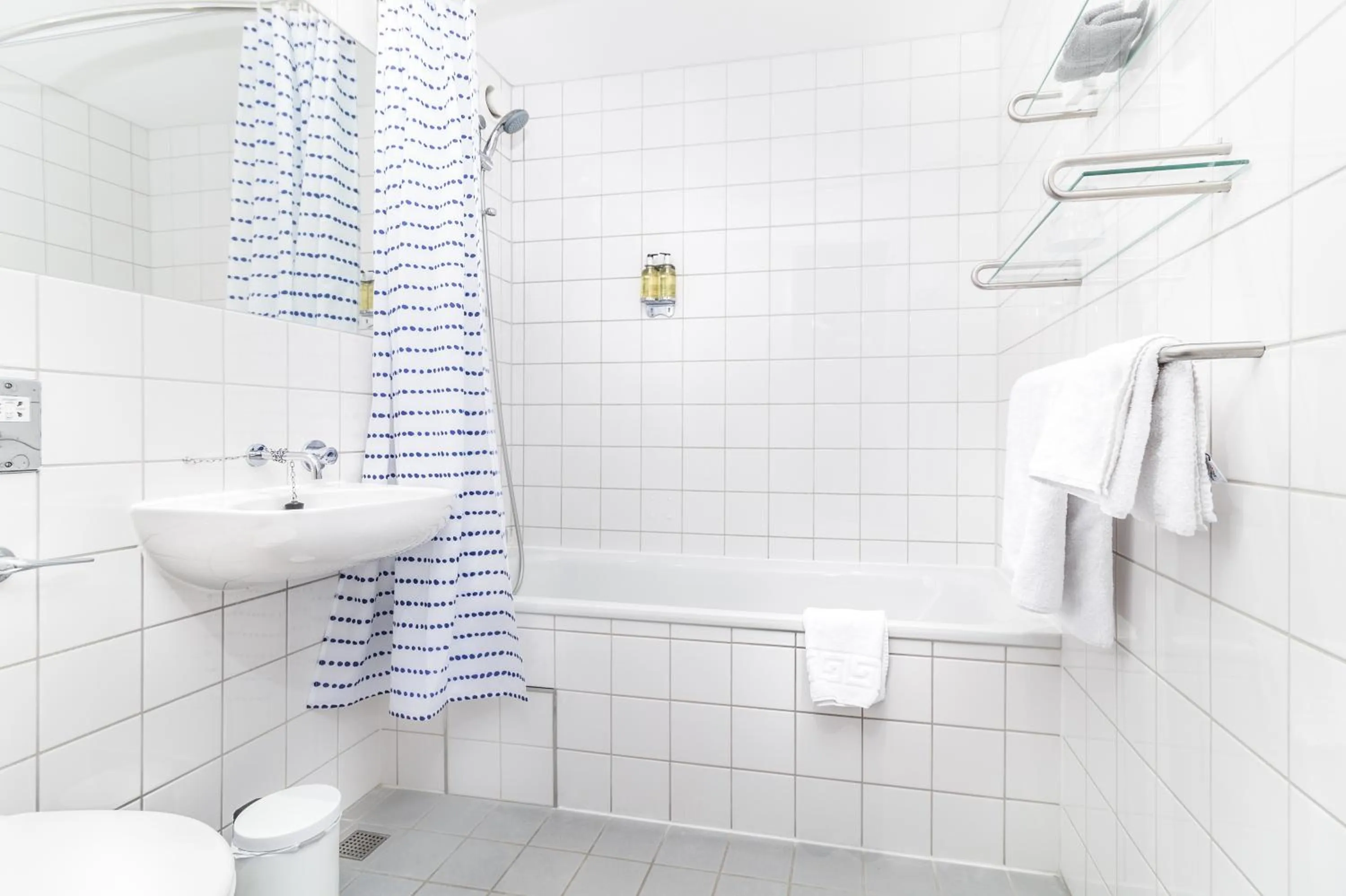 Bathroom in The Jubilee Hotel