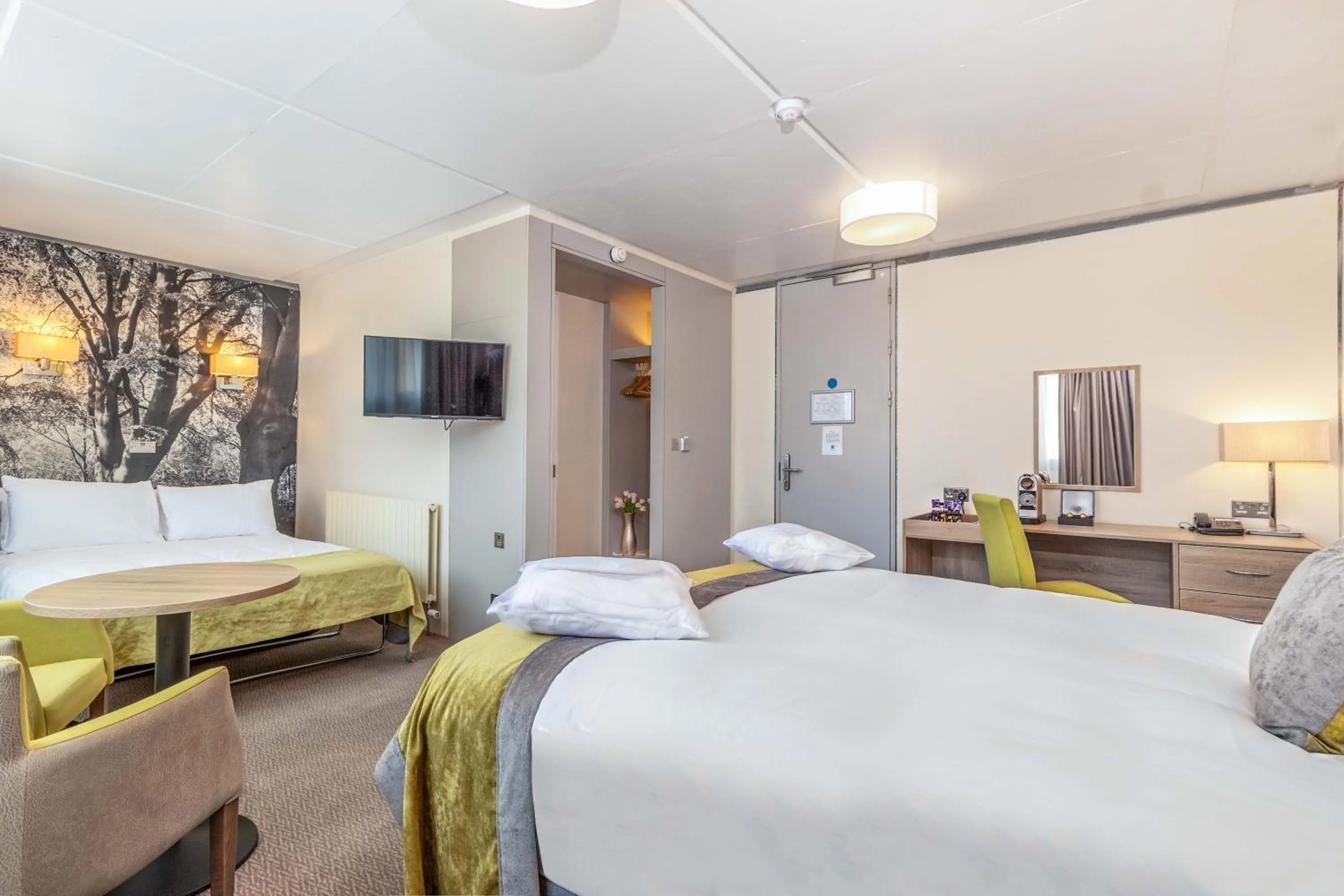 Bedroom, Bed in The Jubilee Hotel