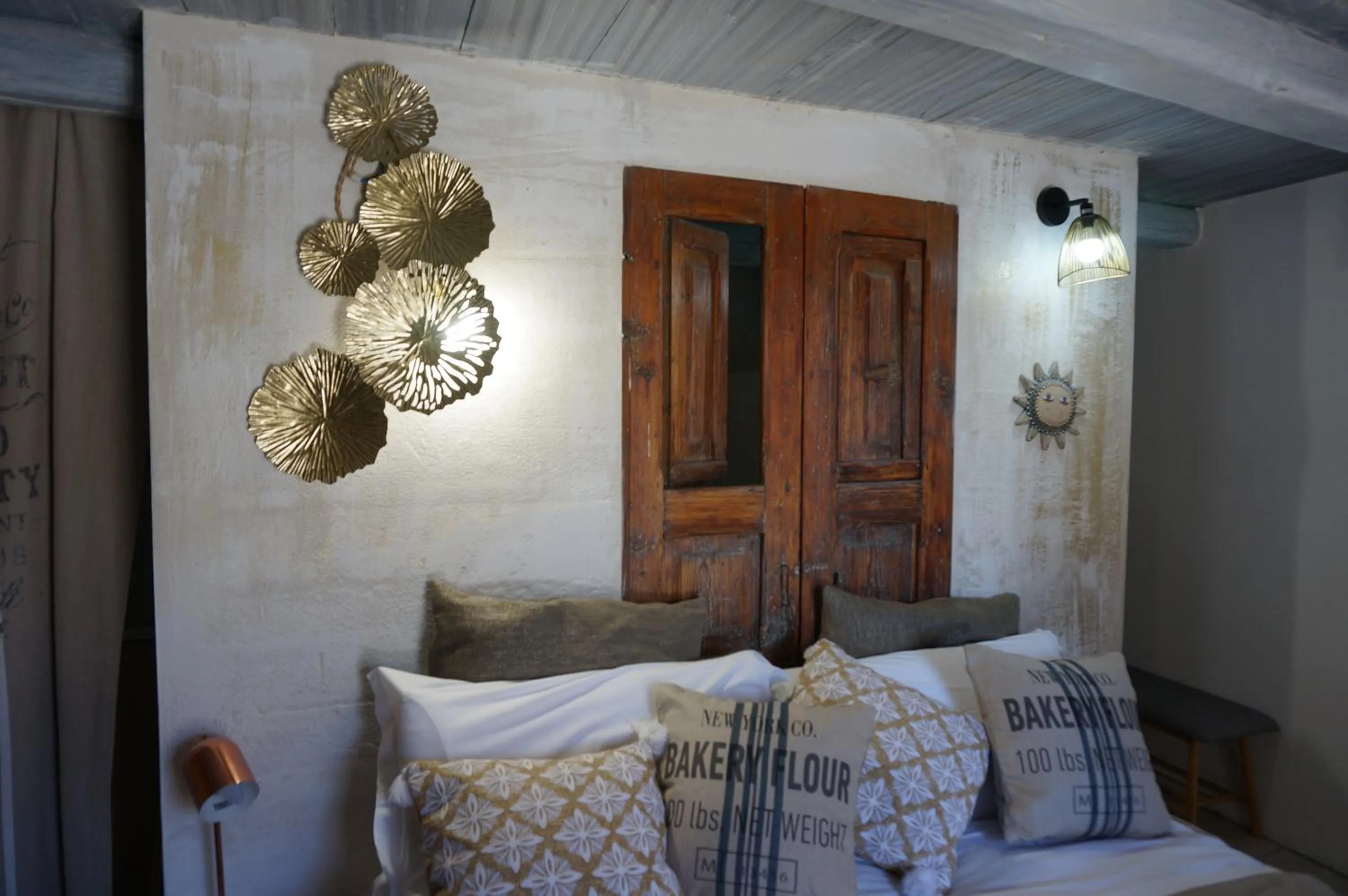 Decorative detail, Bed in Il Geco