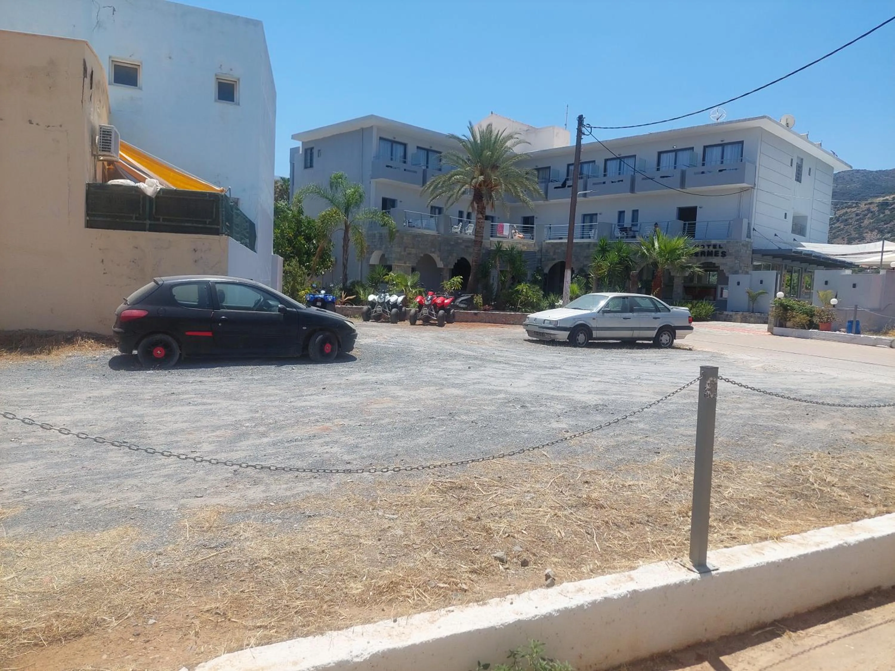 Parking in Hermes Hotel