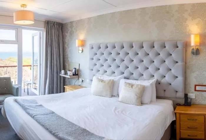 Bed in The Cottage Hotel