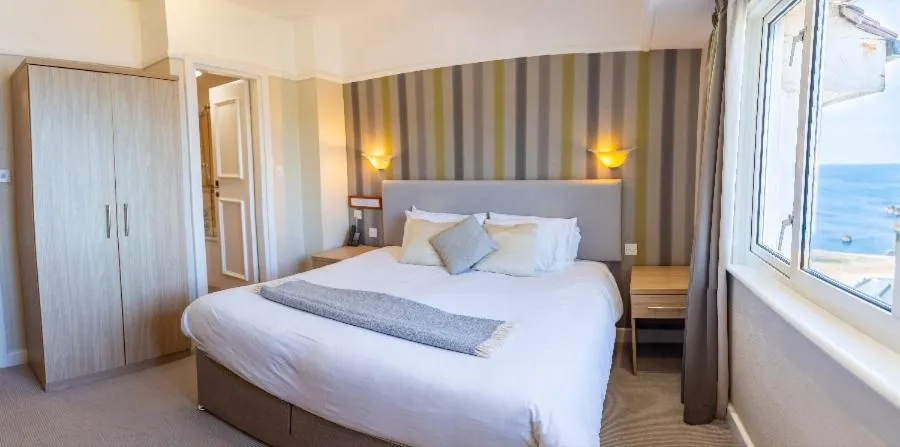 Sea view, Bed in The Cottage Hotel