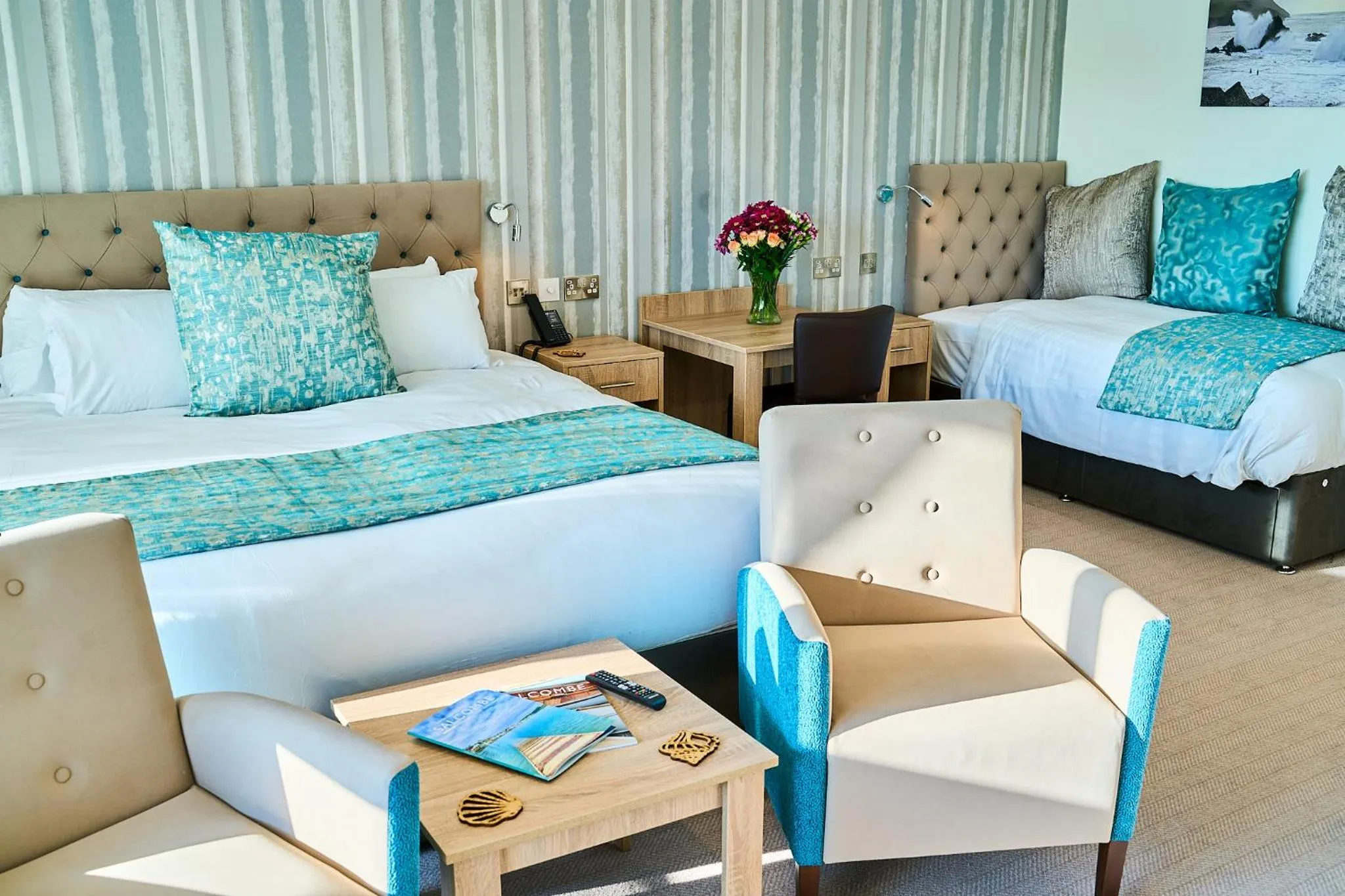 Bedroom, Bed in The Cottage Hotel