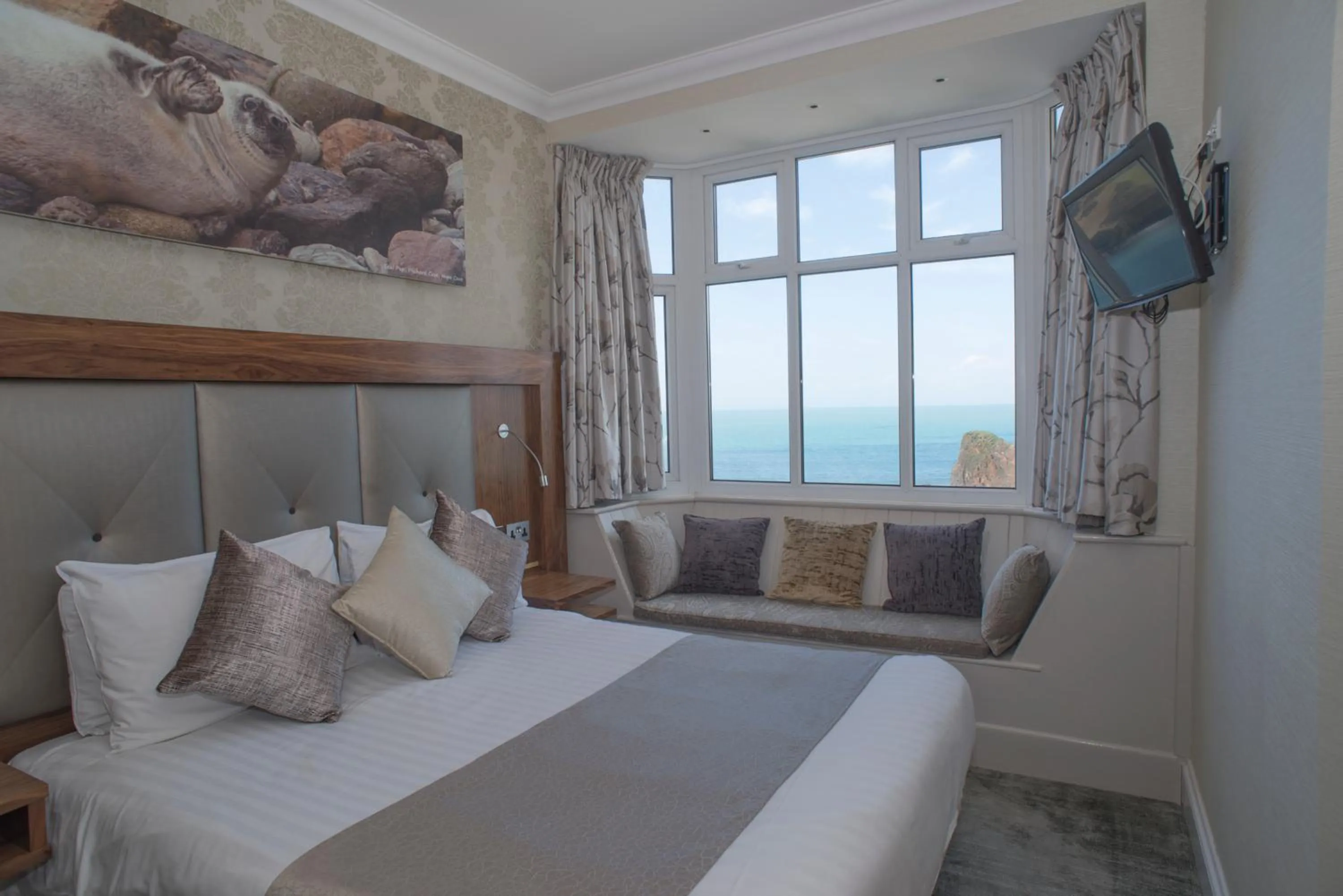 Property building, Bed in The Cottage Hotel