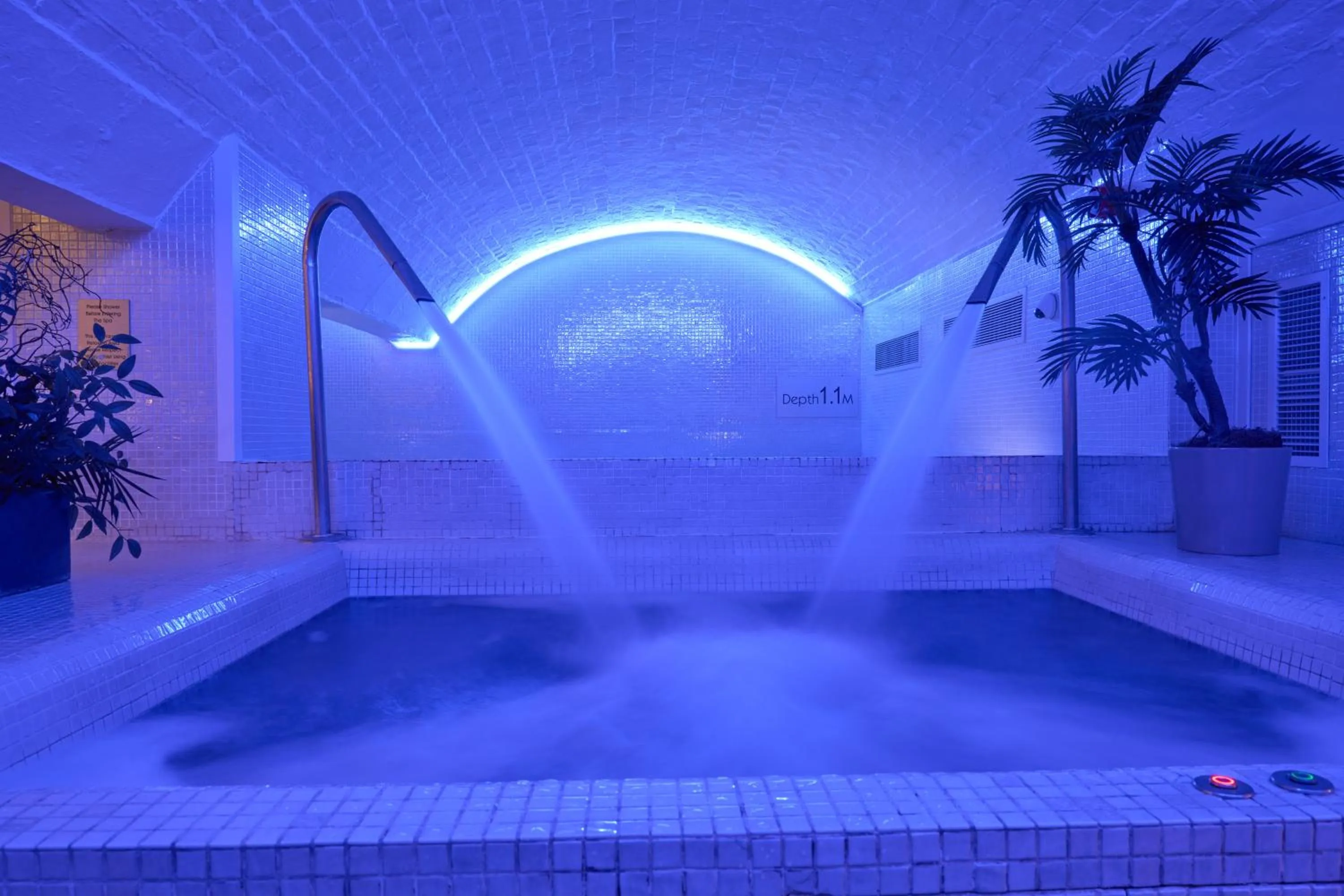 Hot Tub in Harbour Hotel & Spa Bristol