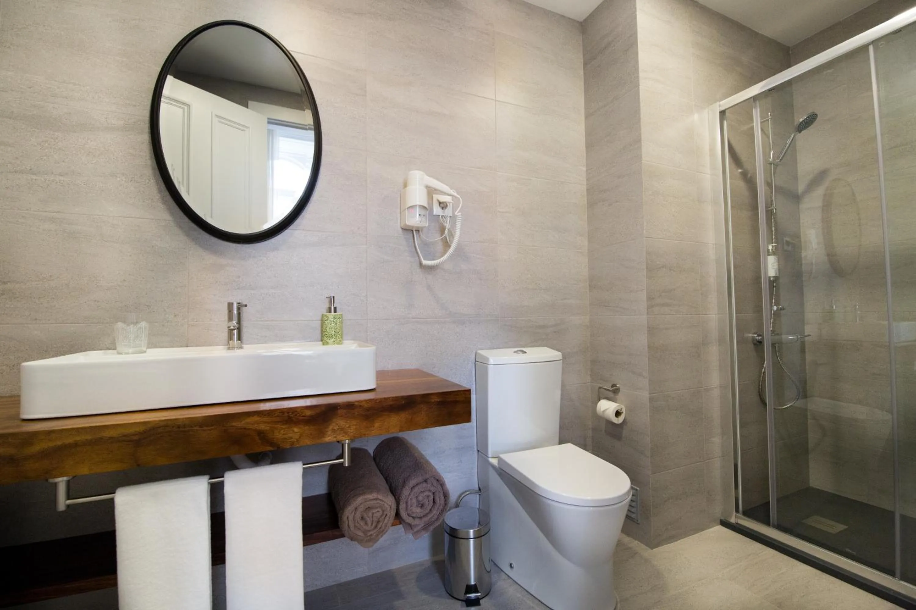 Shower in Casa das Palmeiras Charming House - Azores 1901