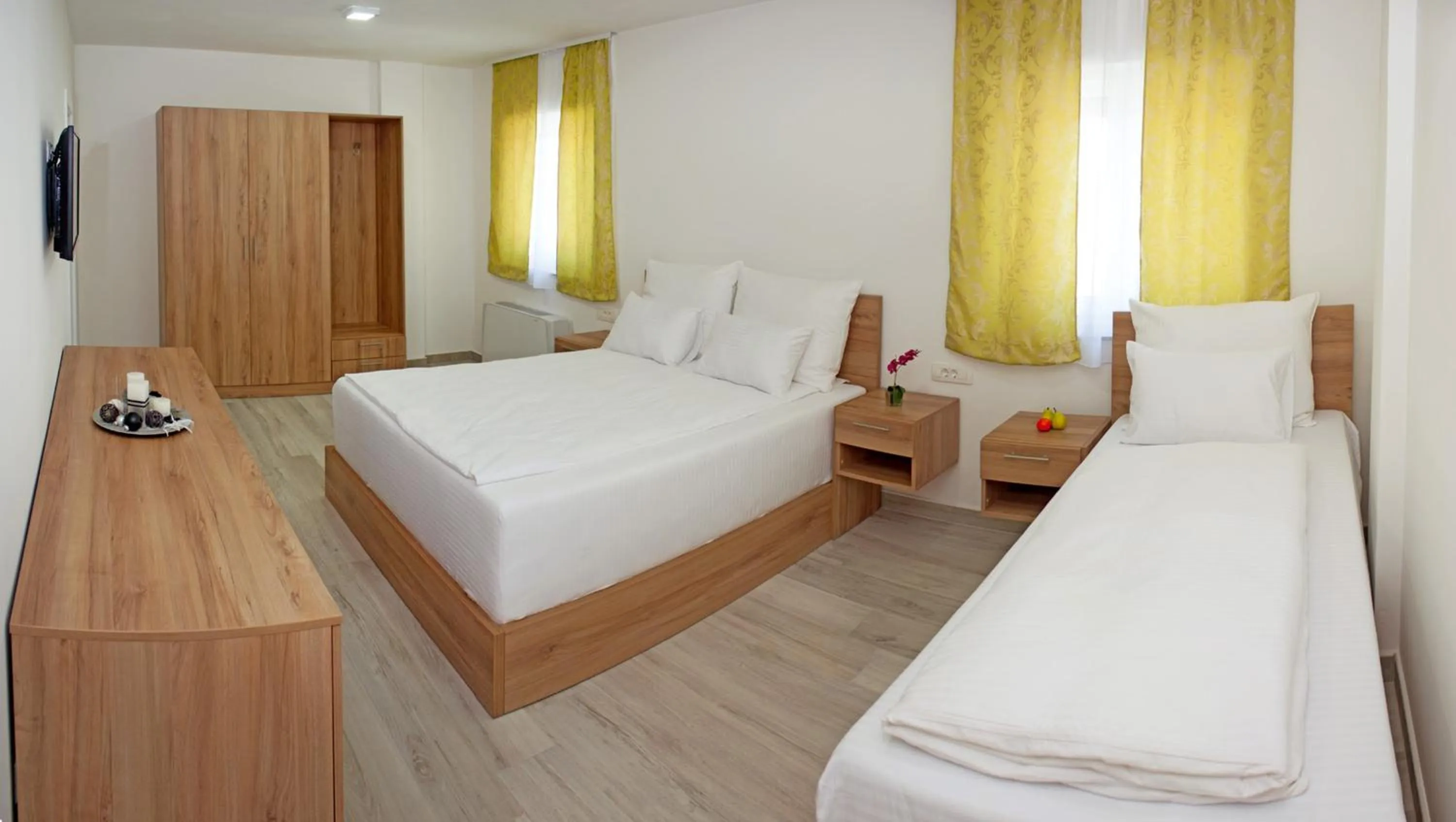 Photo of the whole room in Hotel Rekic