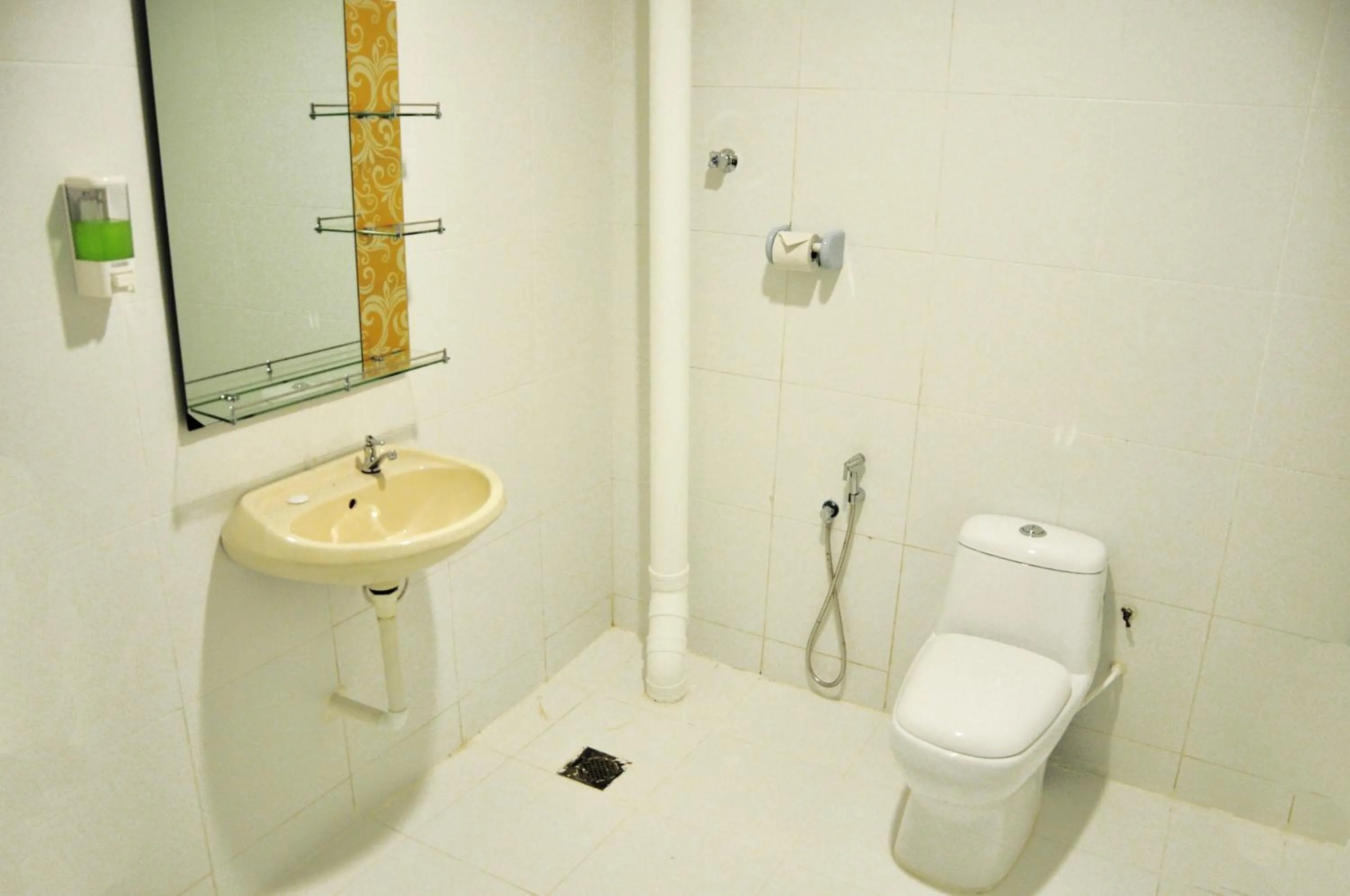 Toilet in Angel Resthouse Hotel