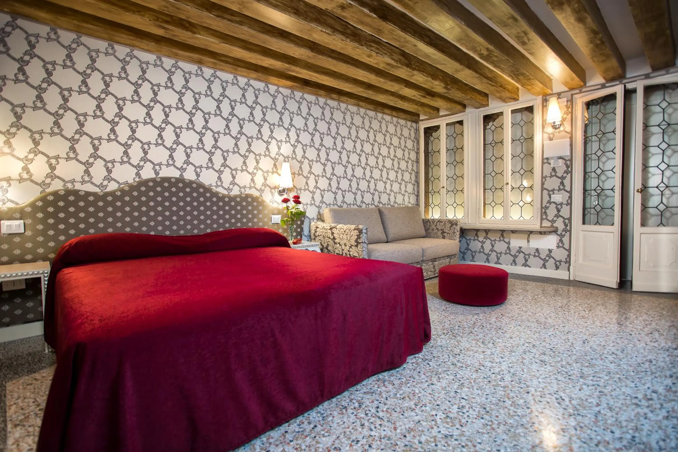 Photo of the whole room, Bed in Hotel Ca' Nobile Corner