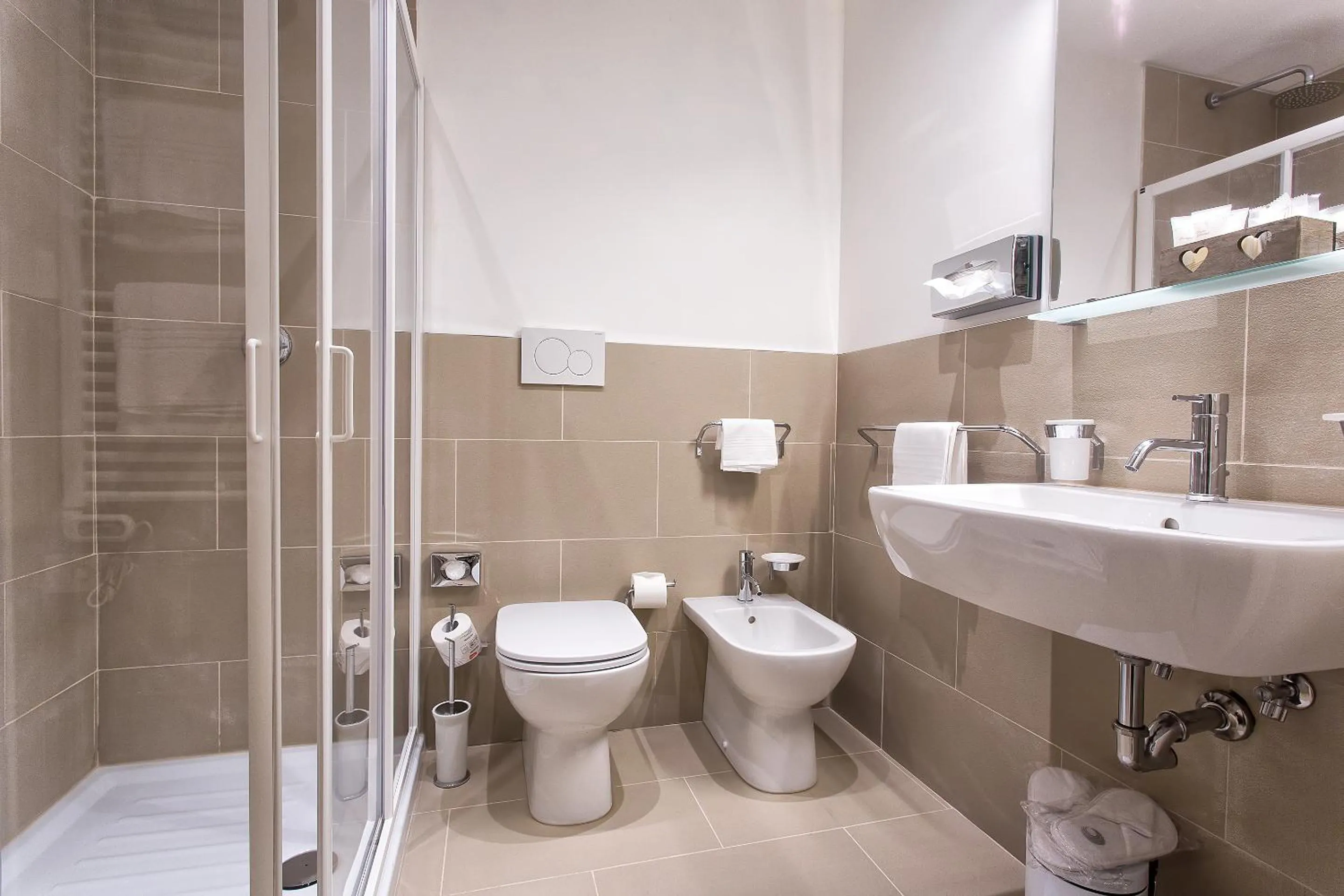 Shower in Hotel Ca' Nobile Corner