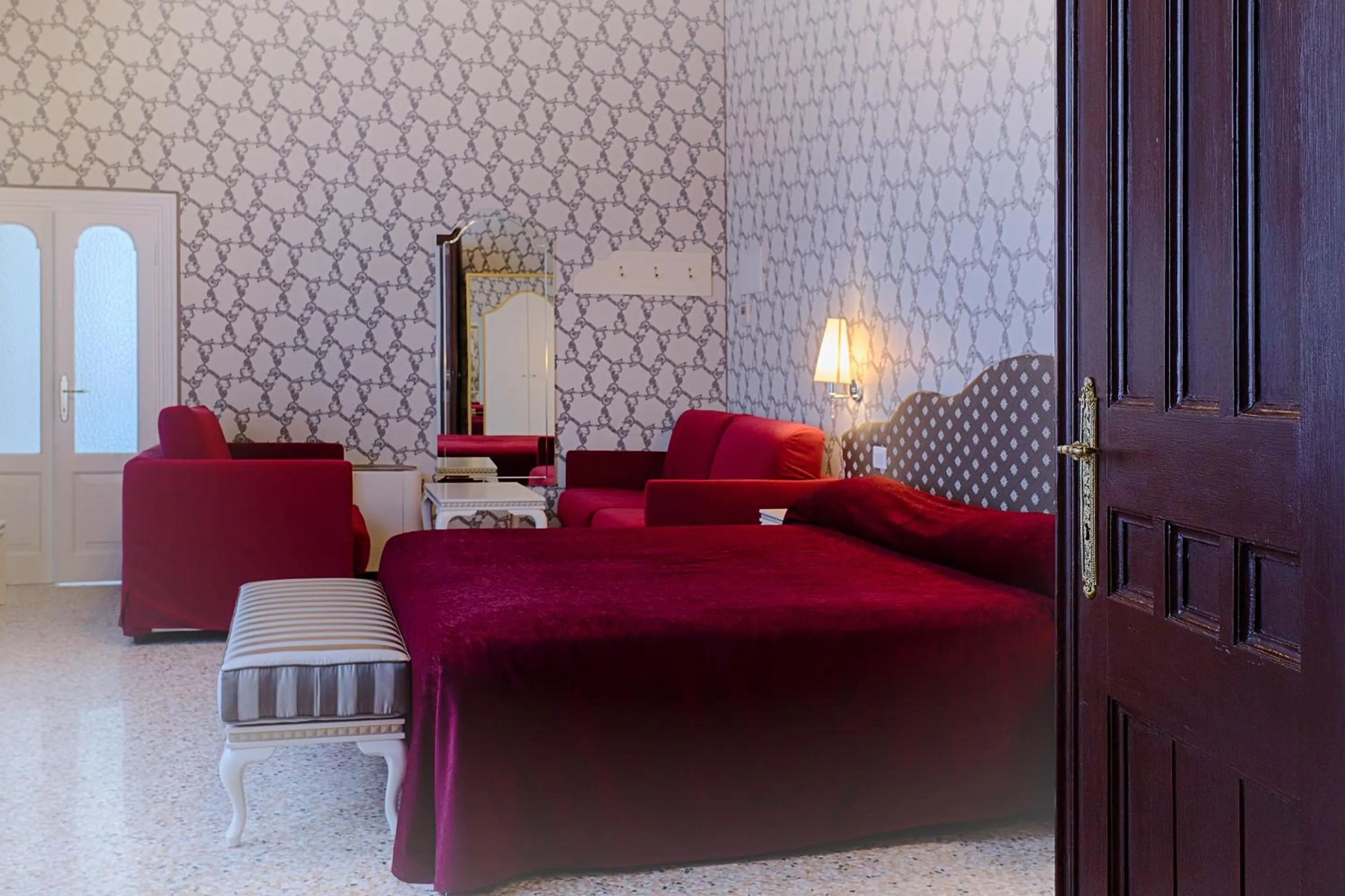 Photo of the whole room in Hotel Ca' Nobile Corner