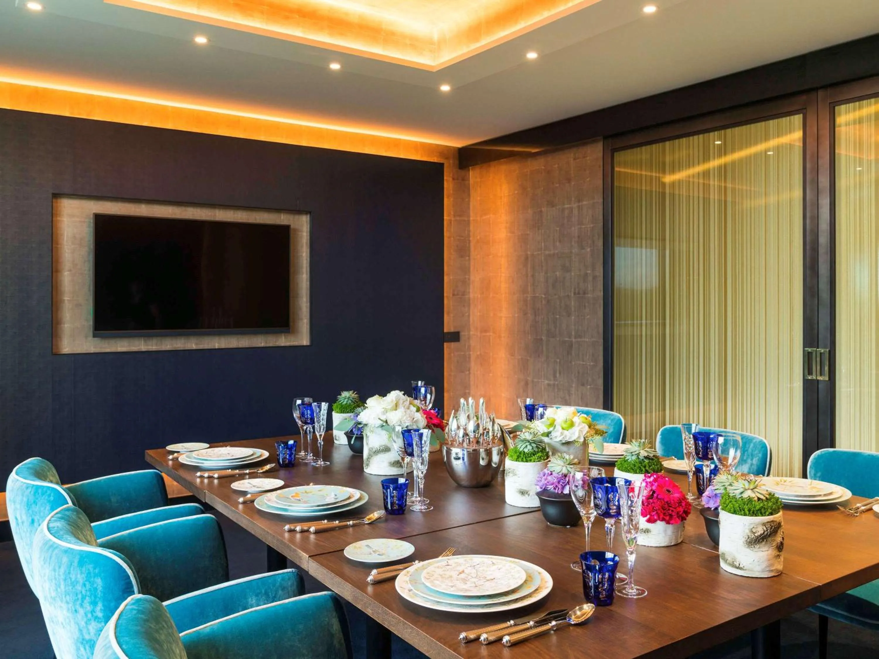 Restaurant/places to eat in Sofitel Luxembourg Le Grand Ducal