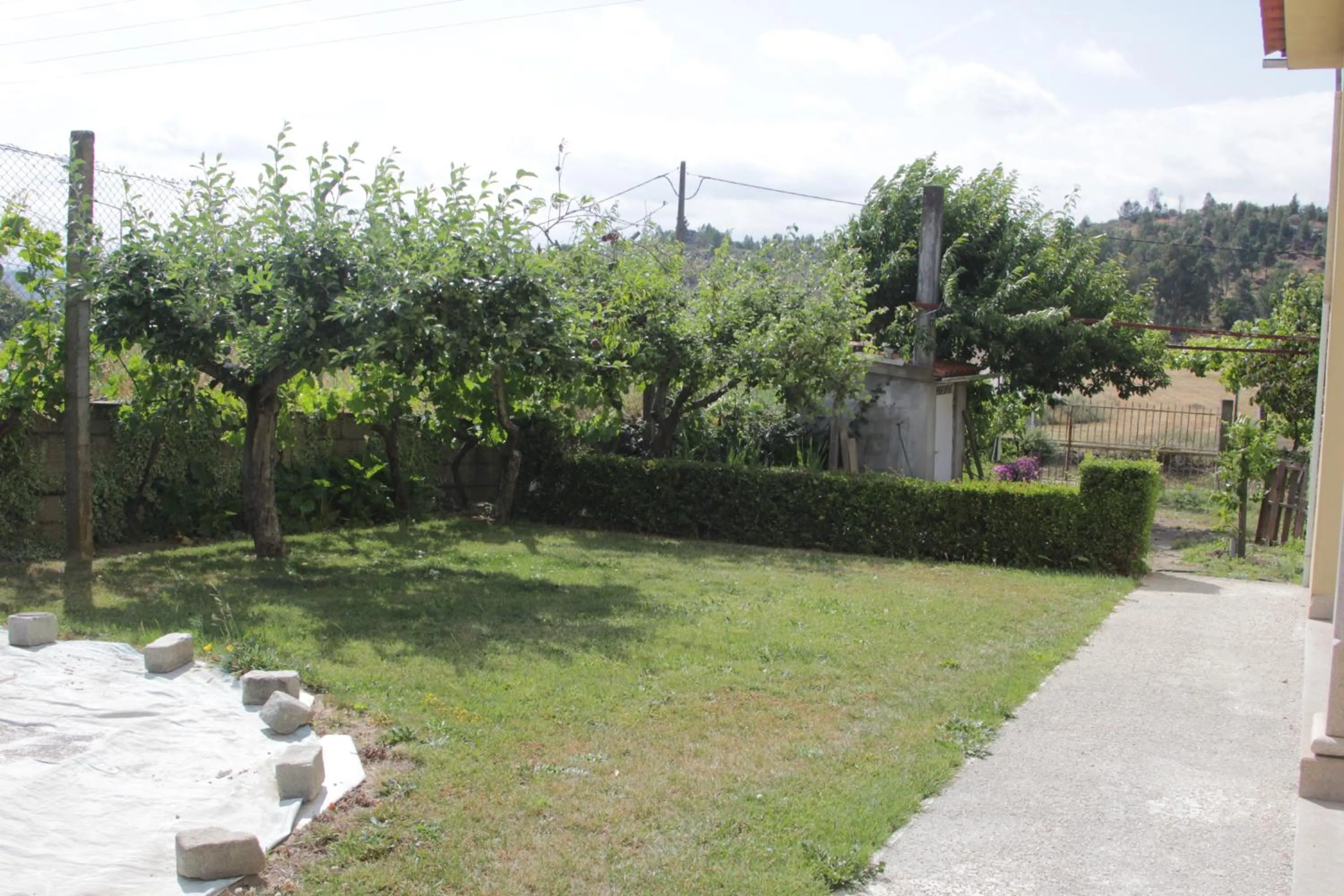 Garden in Quartos em vivenda serra da Estrela