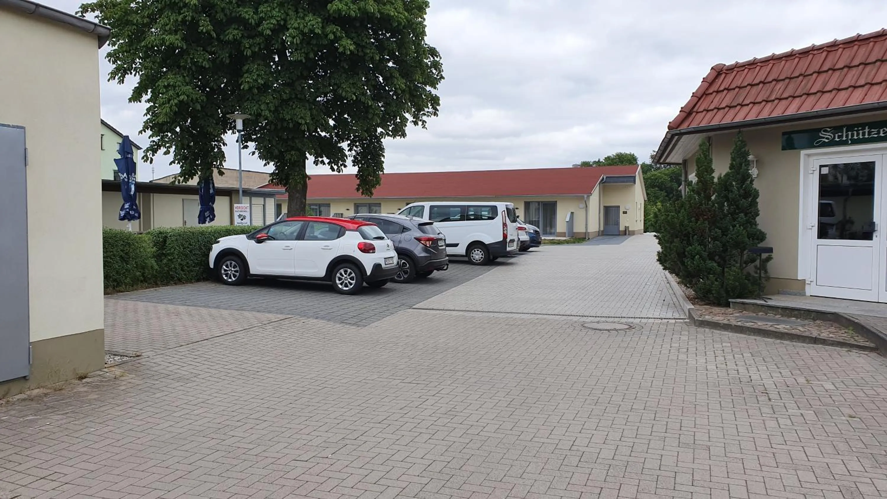 Property building in Hotel Stadt Magdeburg