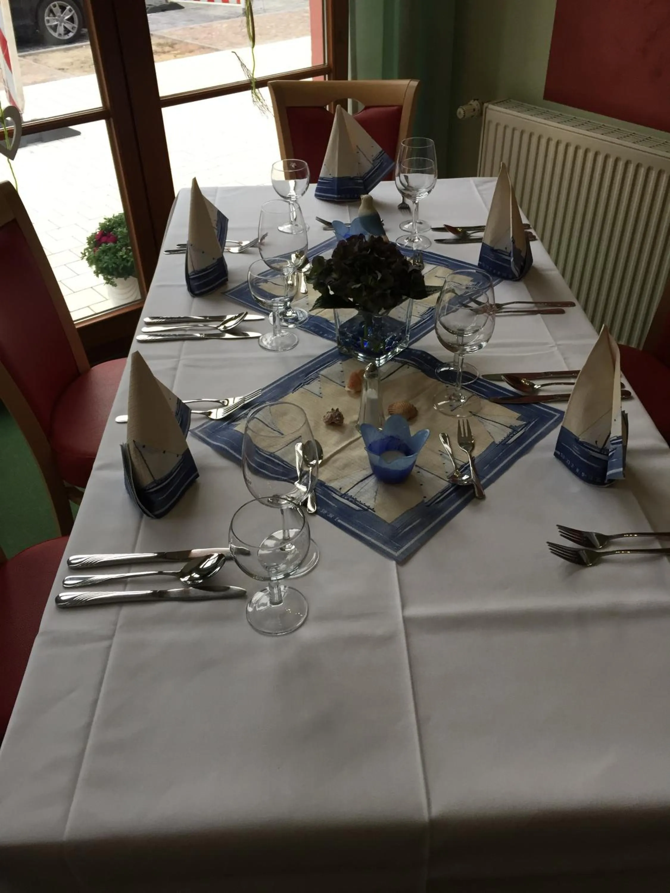 Restaurant/places to eat in Hotel Stadt Magdeburg