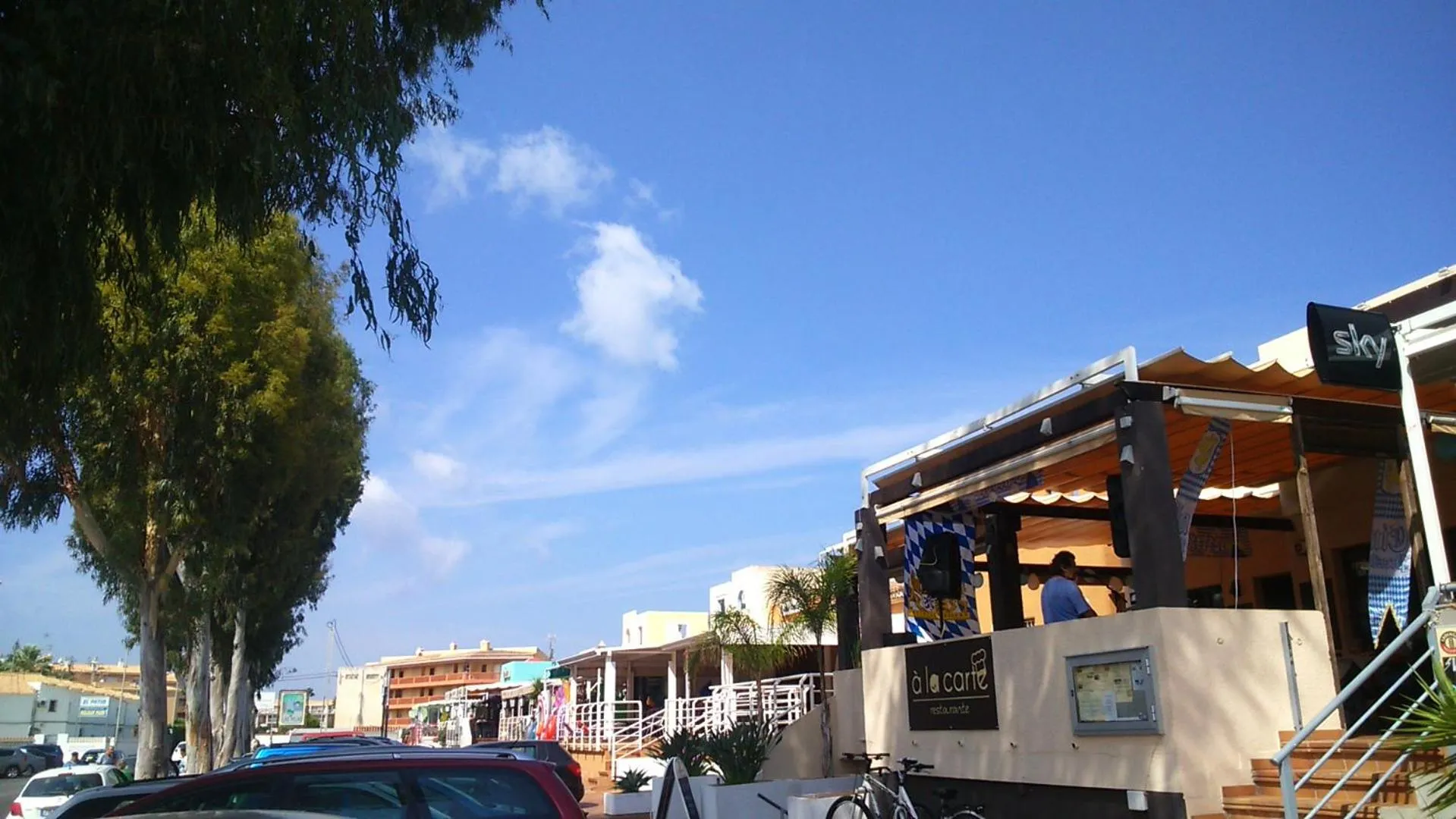 Restaurant/places to eat in Albadomus
