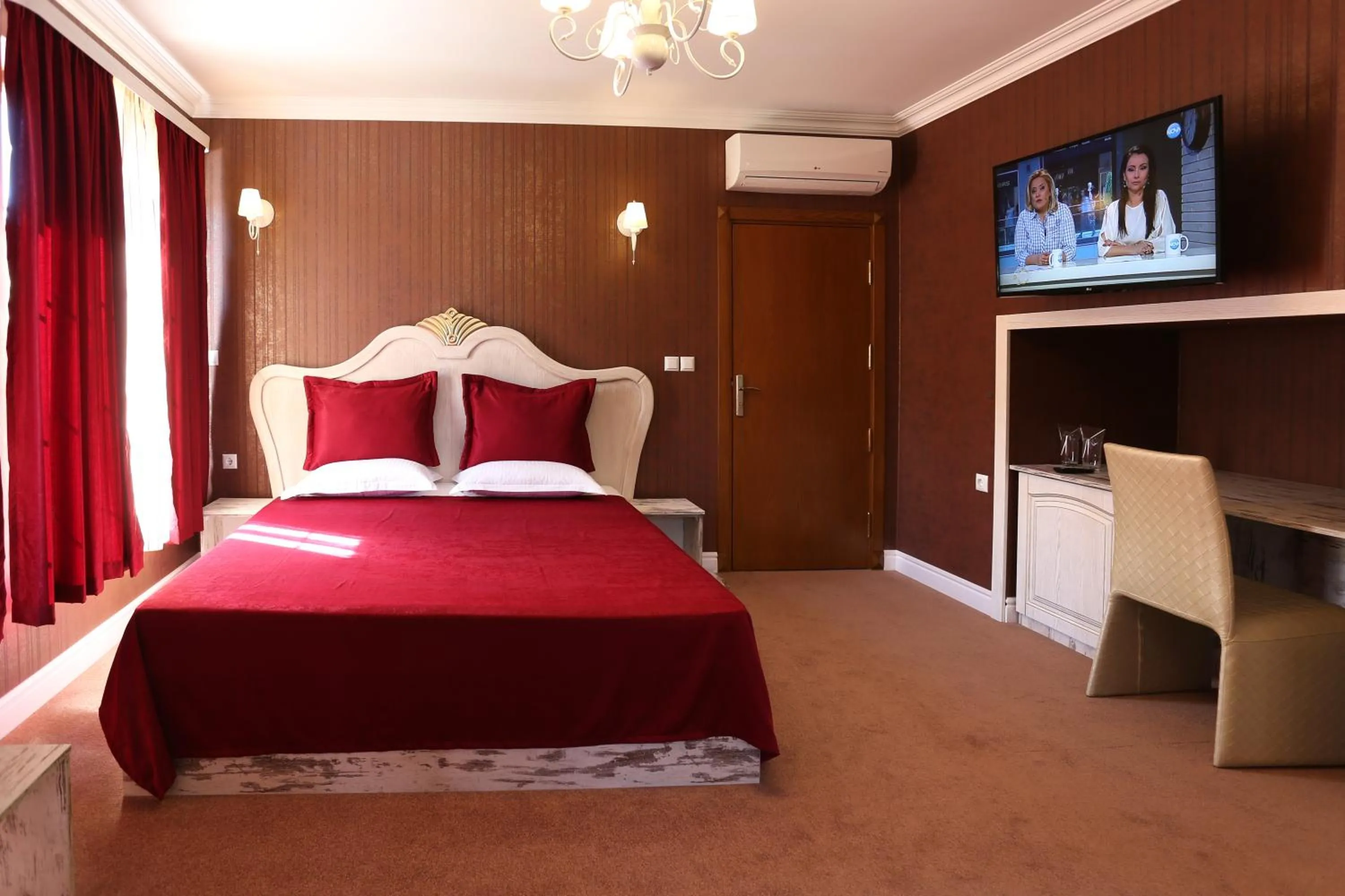 People, Bed in Hotel Green Garden