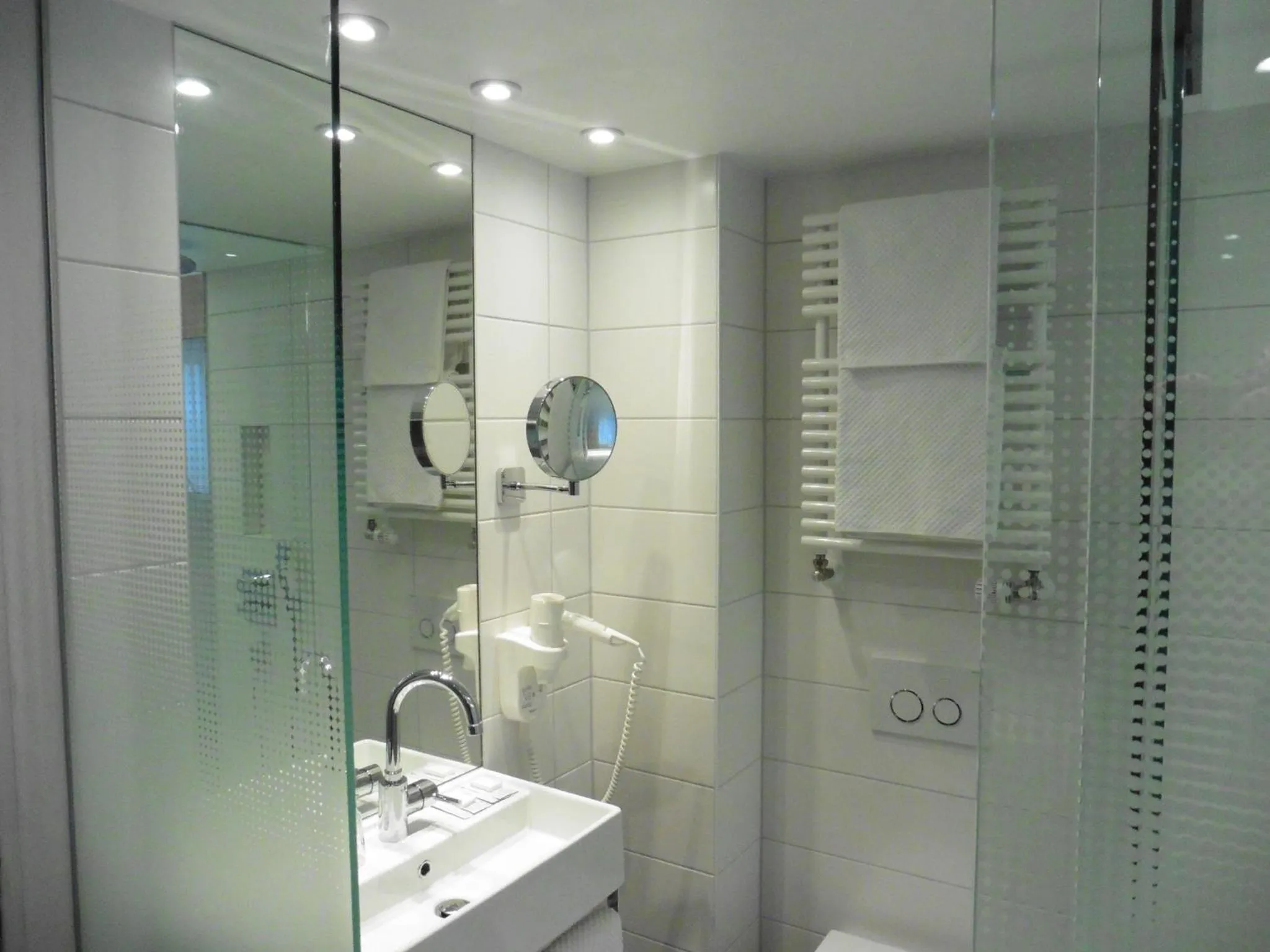 Bathroom in Hotel Empire