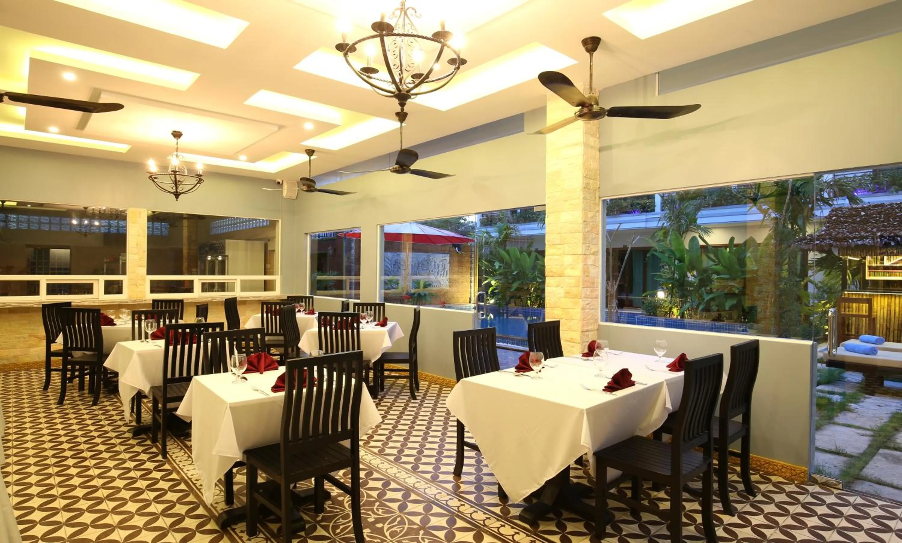 Restaurant/places to eat in Chheng Residence