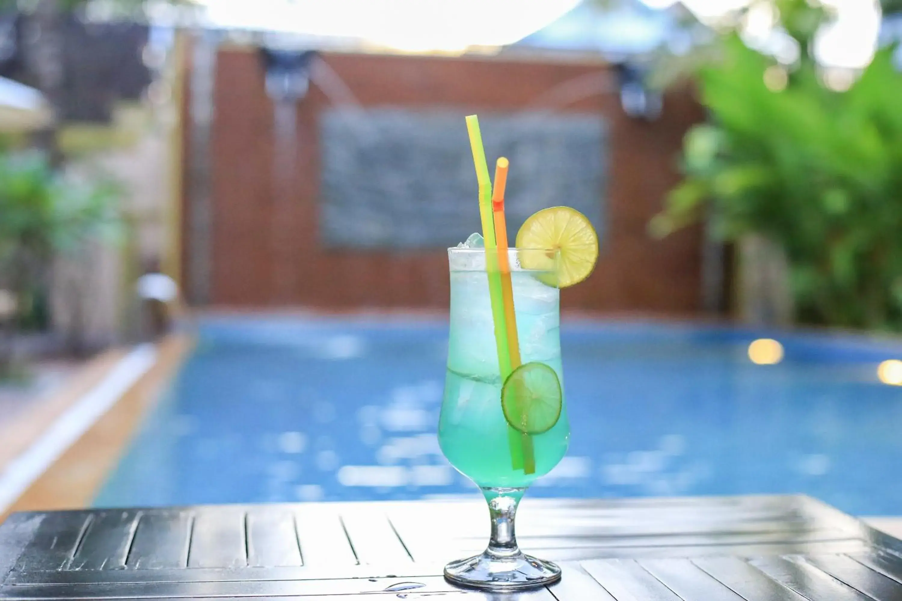 Alcoholic drinks, Swimming Pool in Chheng Residence
