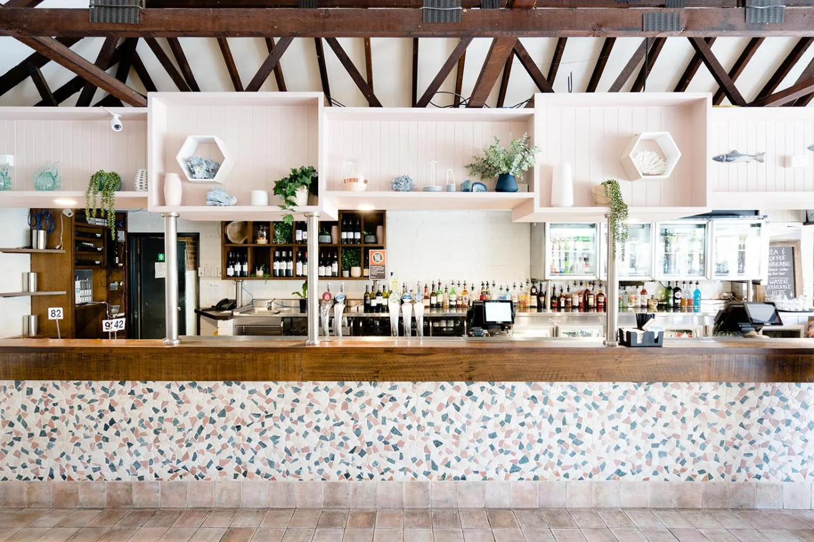 Food and drinks in Avoca Beach Hotel