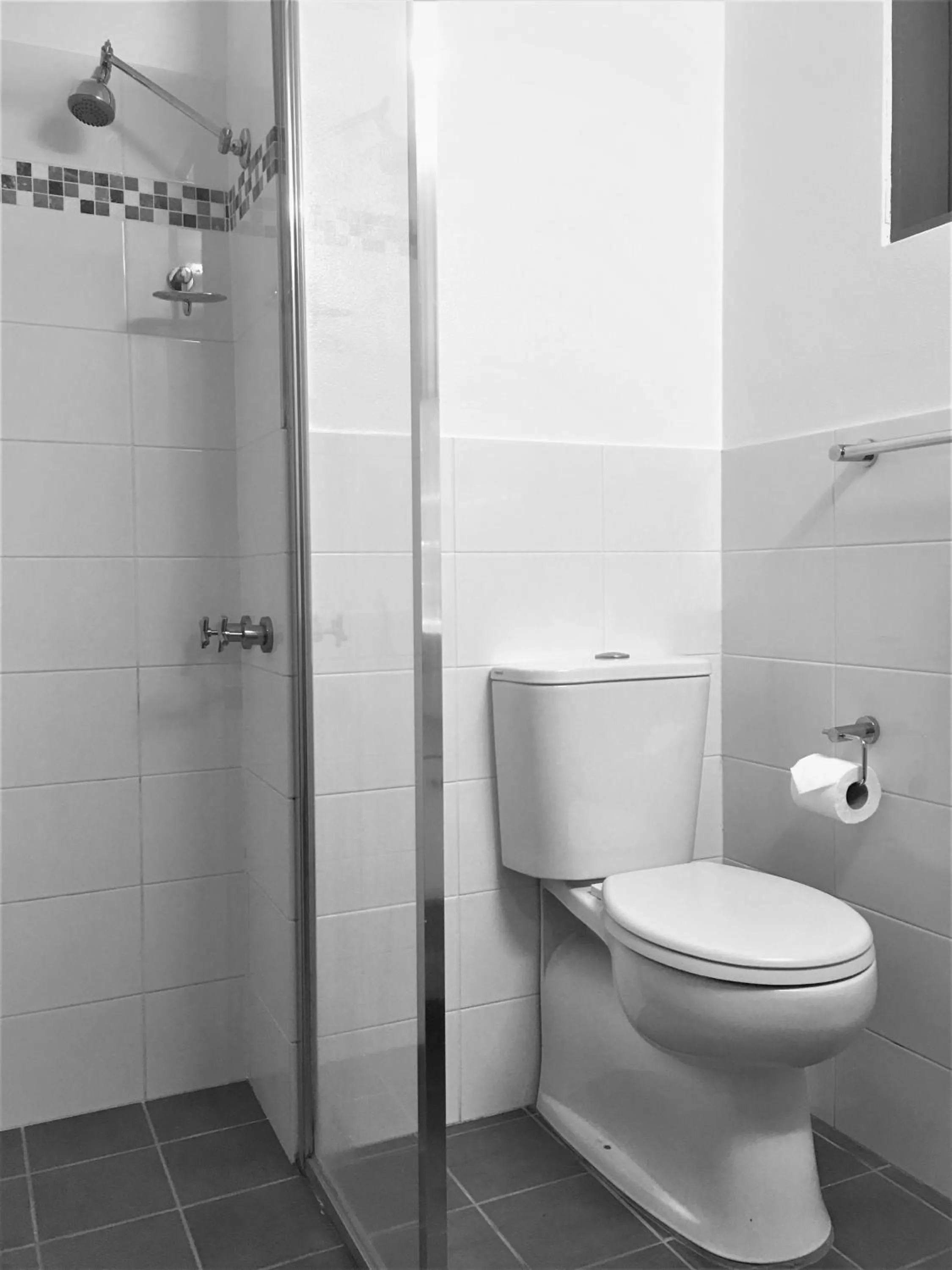 Shower in Avoca Beach Hotel