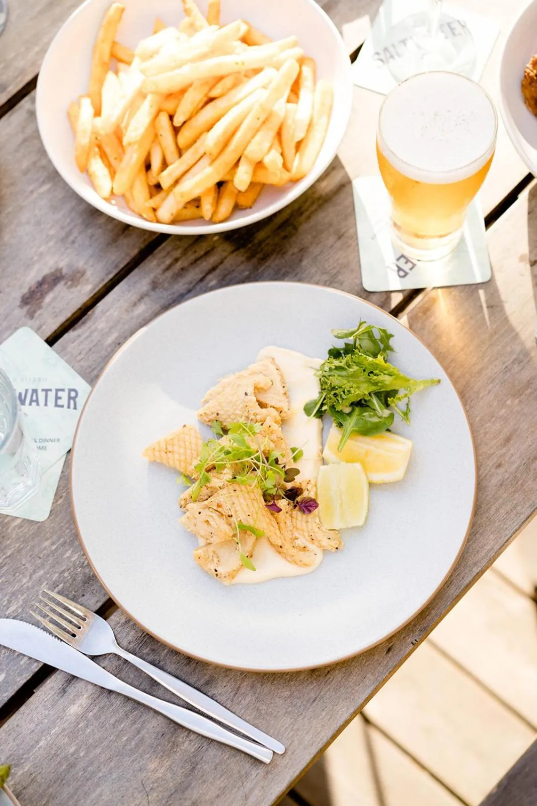 Restaurant/places to eat in Avoca Beach Hotel