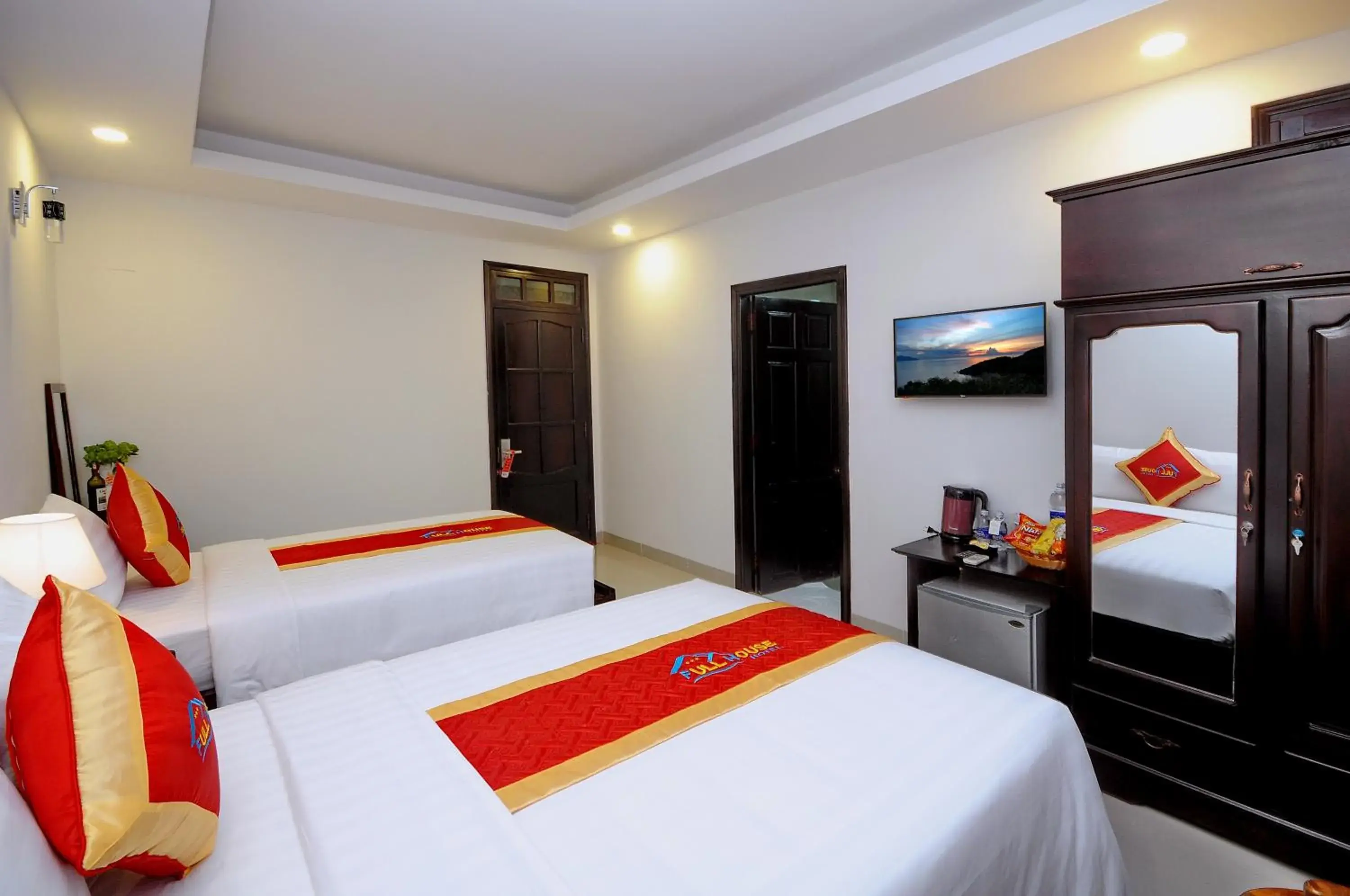 Bed in Full House Hotel Bed in Full House Hotel