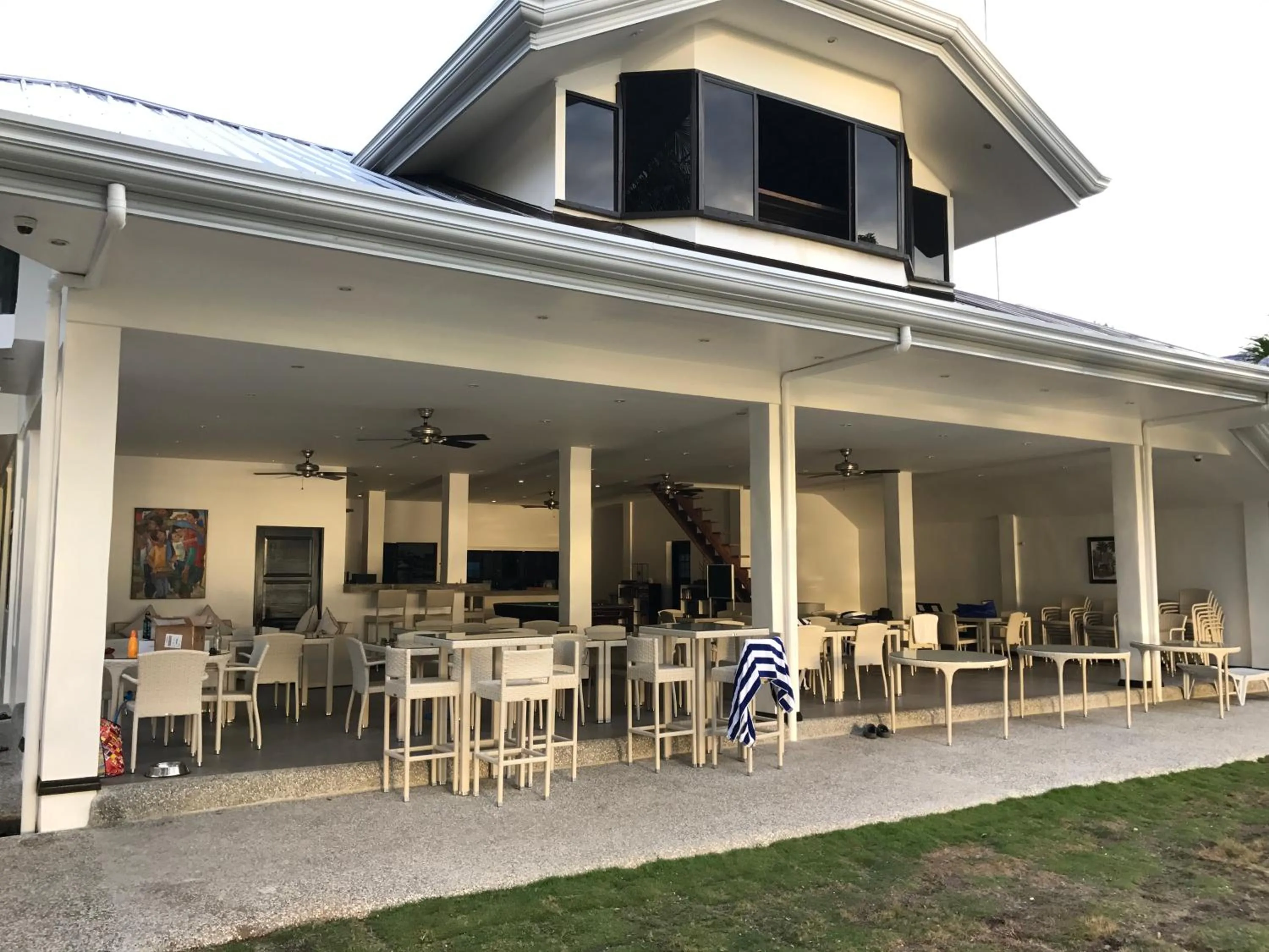 Restaurant/places to eat in Cabilao Sanctuary Beach & Dive Resort