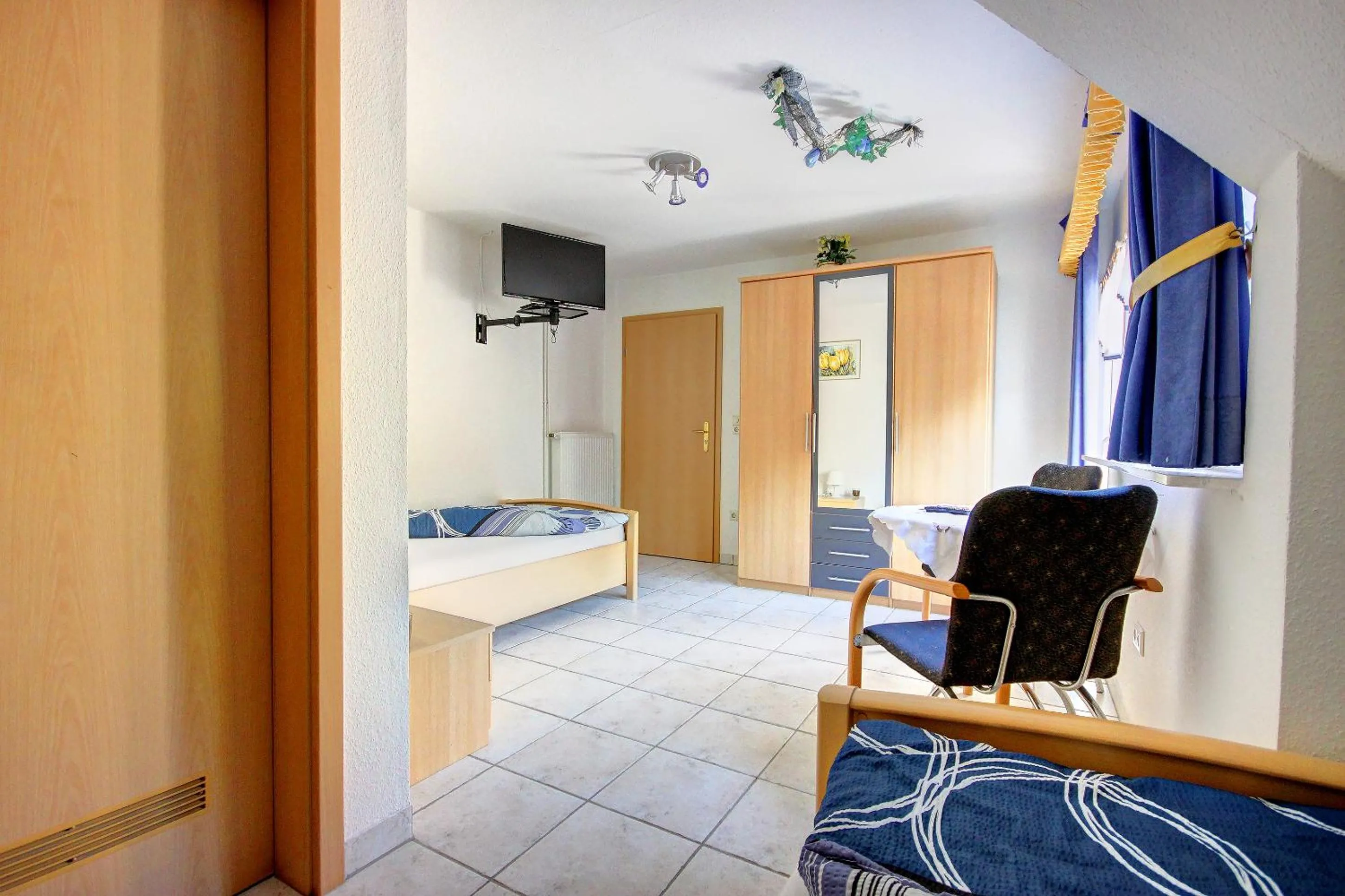 Standard Twin Room - Non-Smoking in Pension Büürma