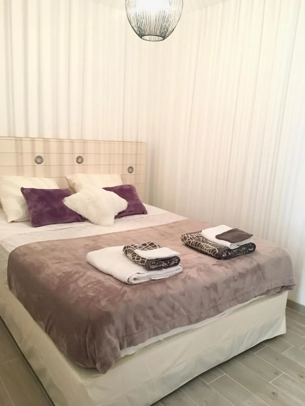 Bed in La Villa aux Oliviers