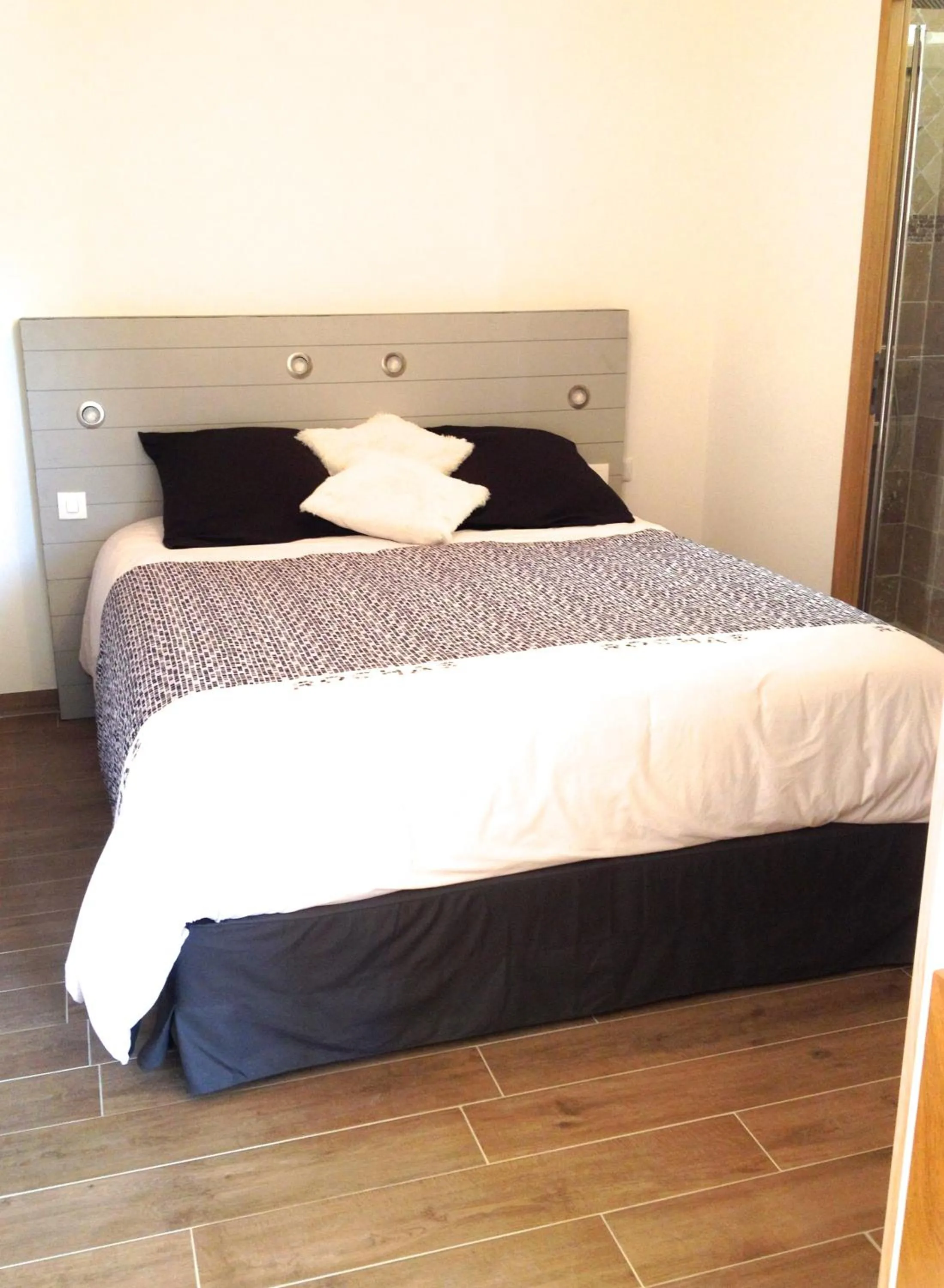 Bed in La Villa aux Oliviers