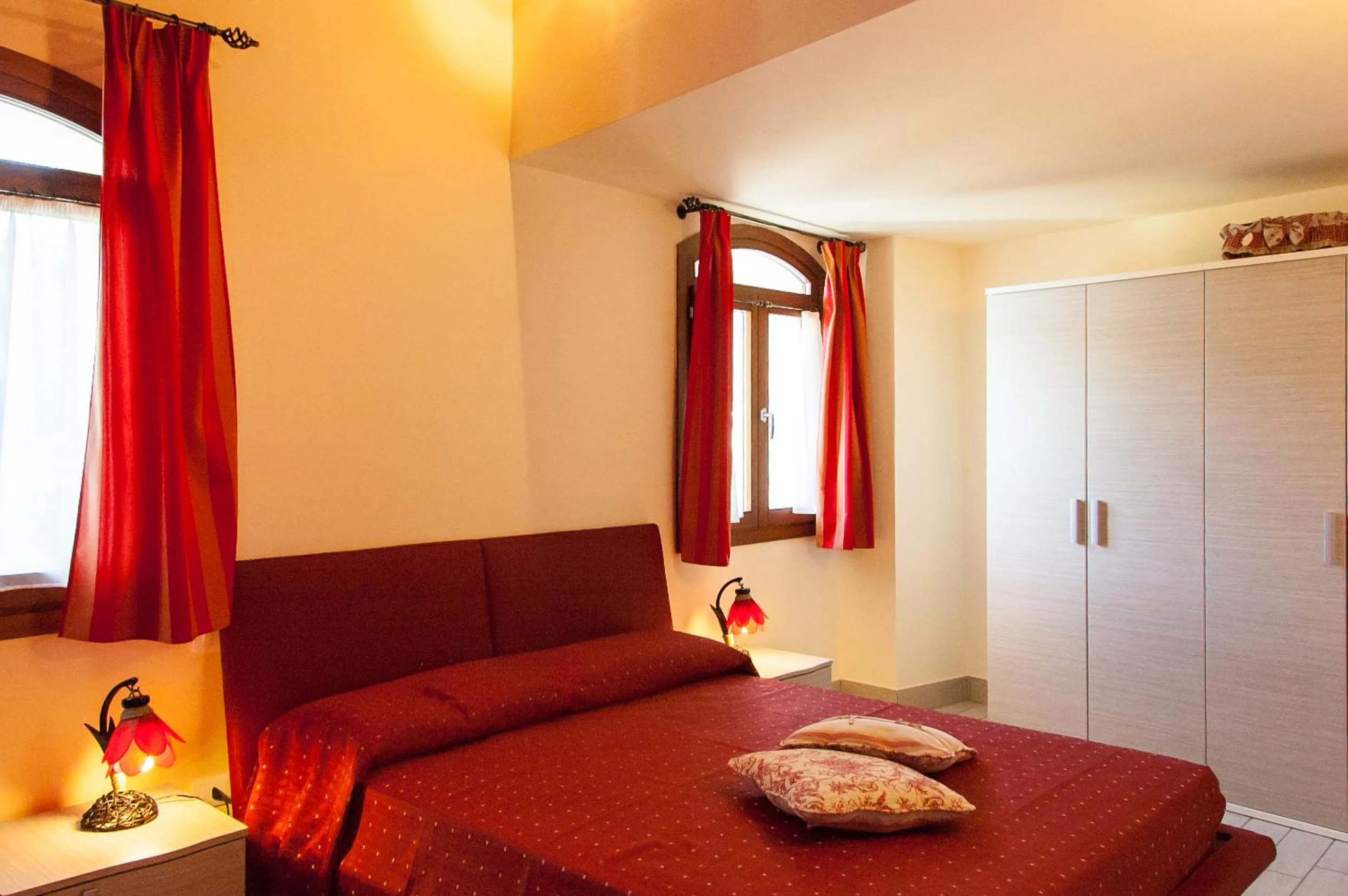 Bedroom, Bed in Appartamenti Antico Frantoio Doria