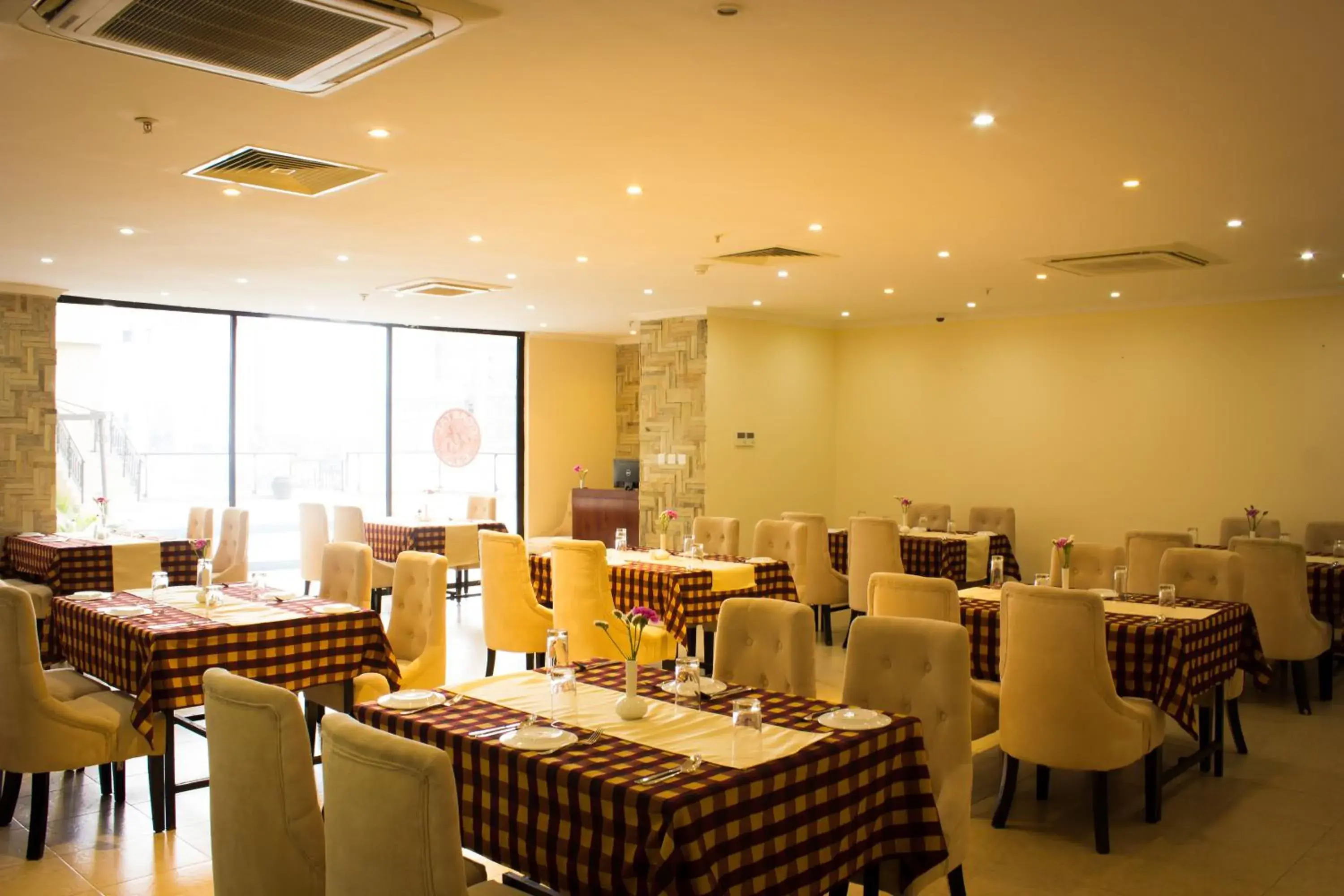 Restaurant/places to eat in Seashells Millennium Hotel Restaurant/places to eat in Seashells Millennium Hotel