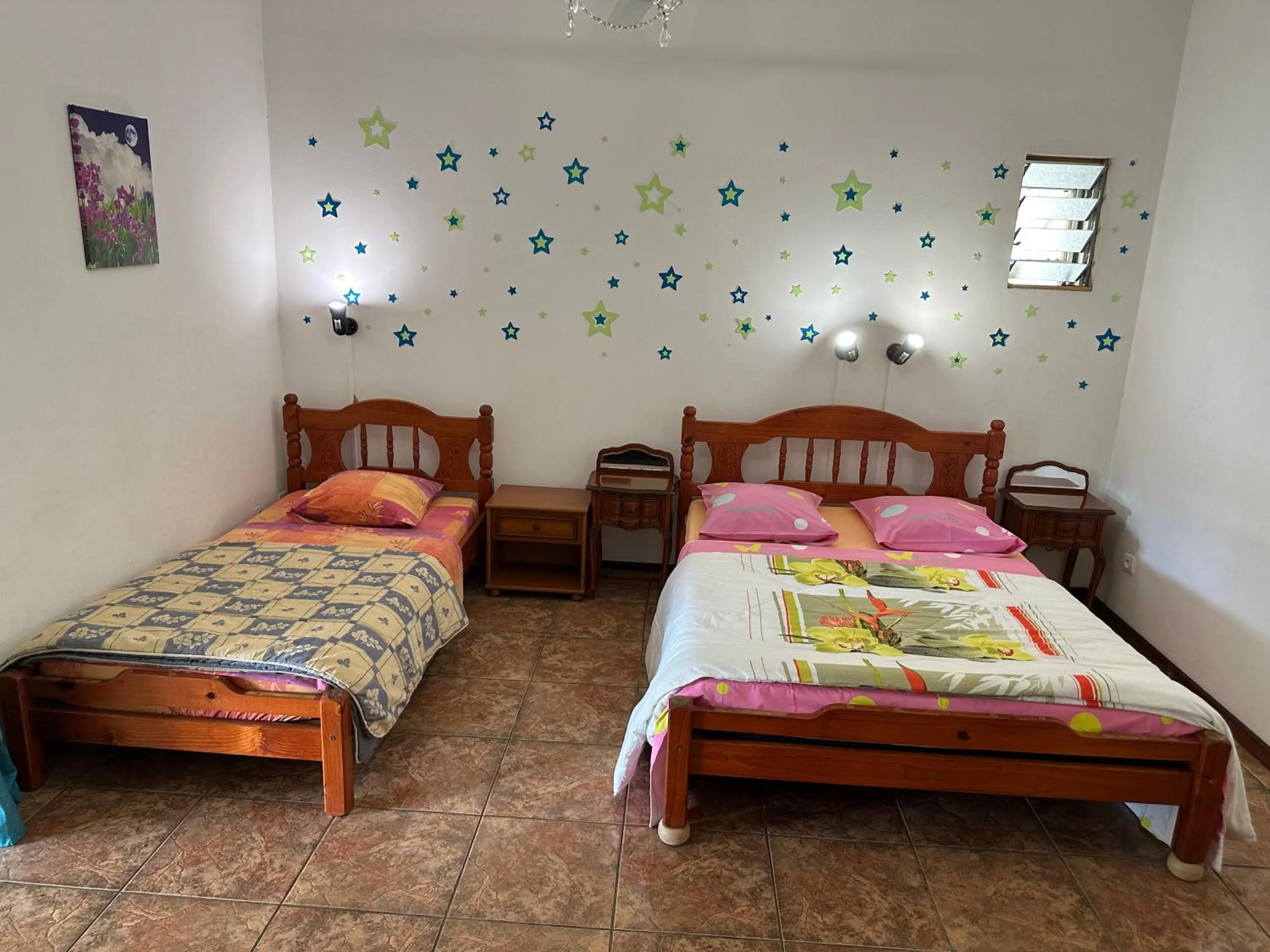 Bedroom, Bed in Zoiseaux Pays